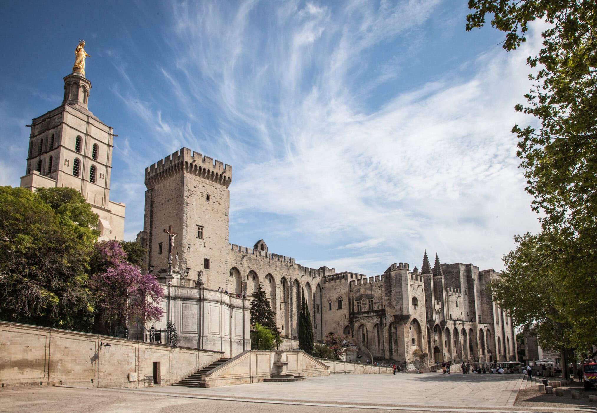 Louis Vuitton to Present Cruise 2026 at Avignon’s Palais des Papes