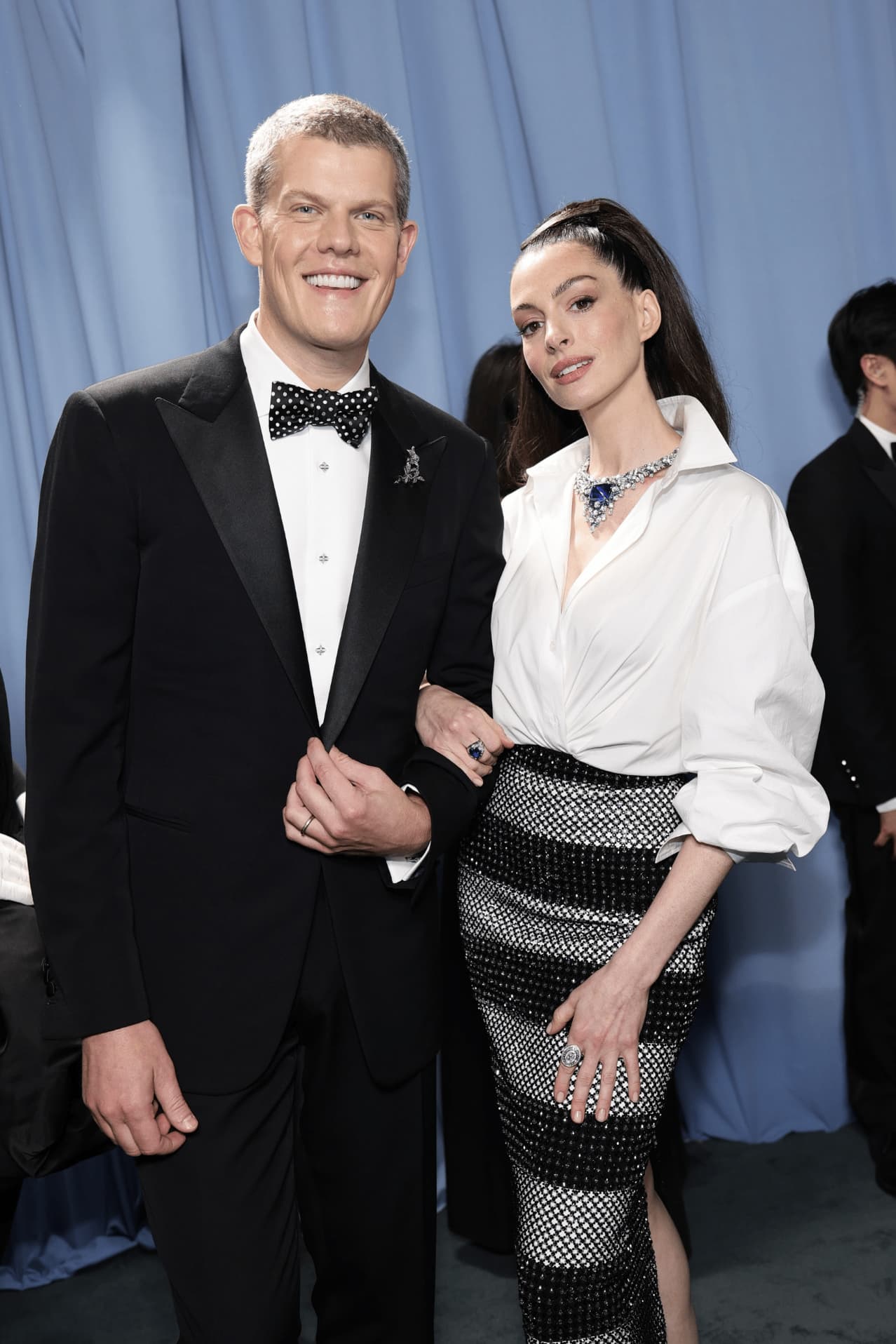 Wes Gordon & Anne Hathaway in Carolina Herrera at Met Ball 2025