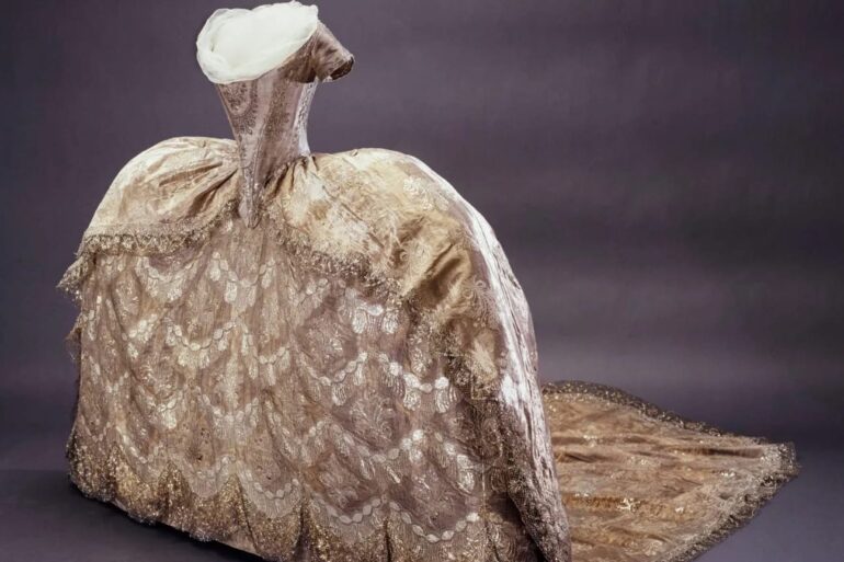 Manolo Blahnik Sponsors V&A’s ‘Marie Antoinette Style’ Exhibition