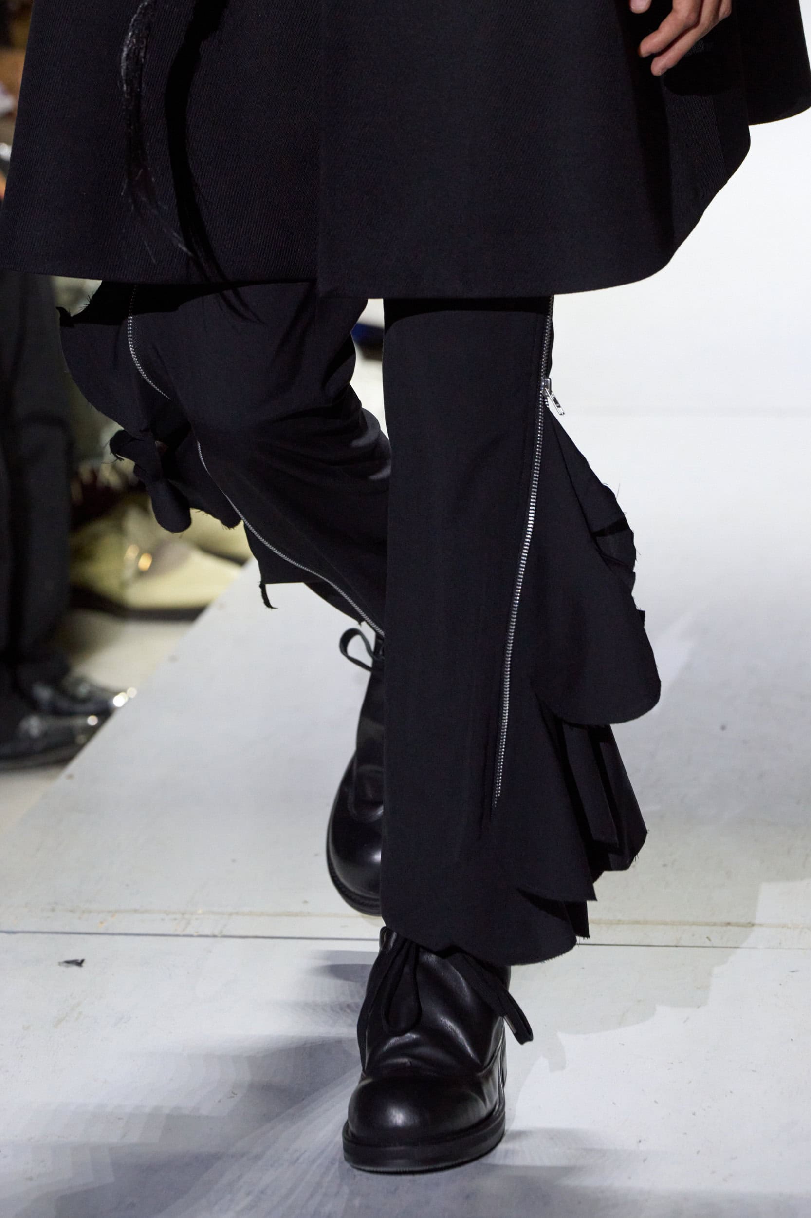 Comme Des Garcons Homme Plus Spring 2026 Men's Fashion Show Details