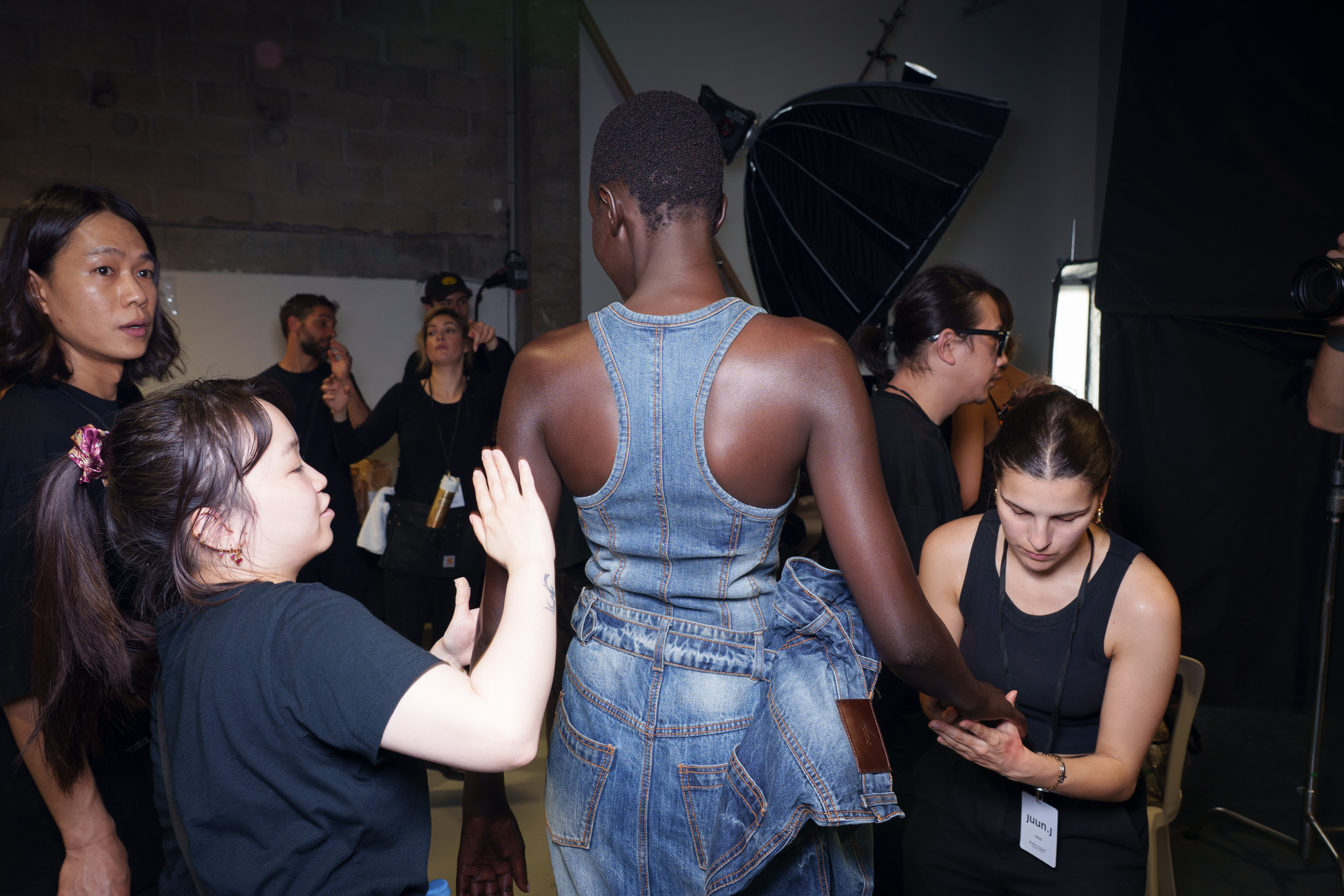 Juun.j Spring 2026 Men's Fashion Show Backstage