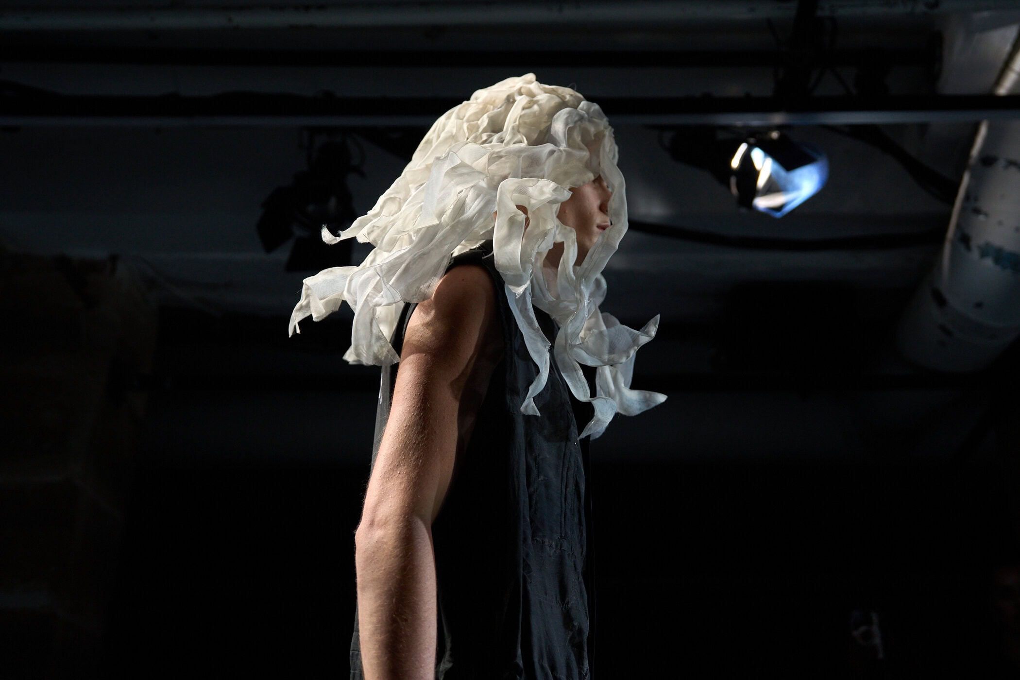 Yohji Yamamoto Spring 2026 Men's Fashion Show Atmosphere