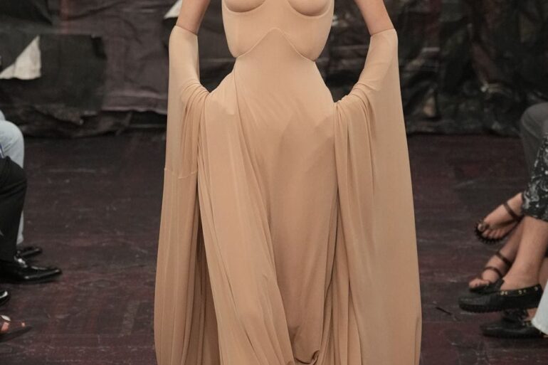 Maison Margiela Fall 2025 Couture Fashion Show