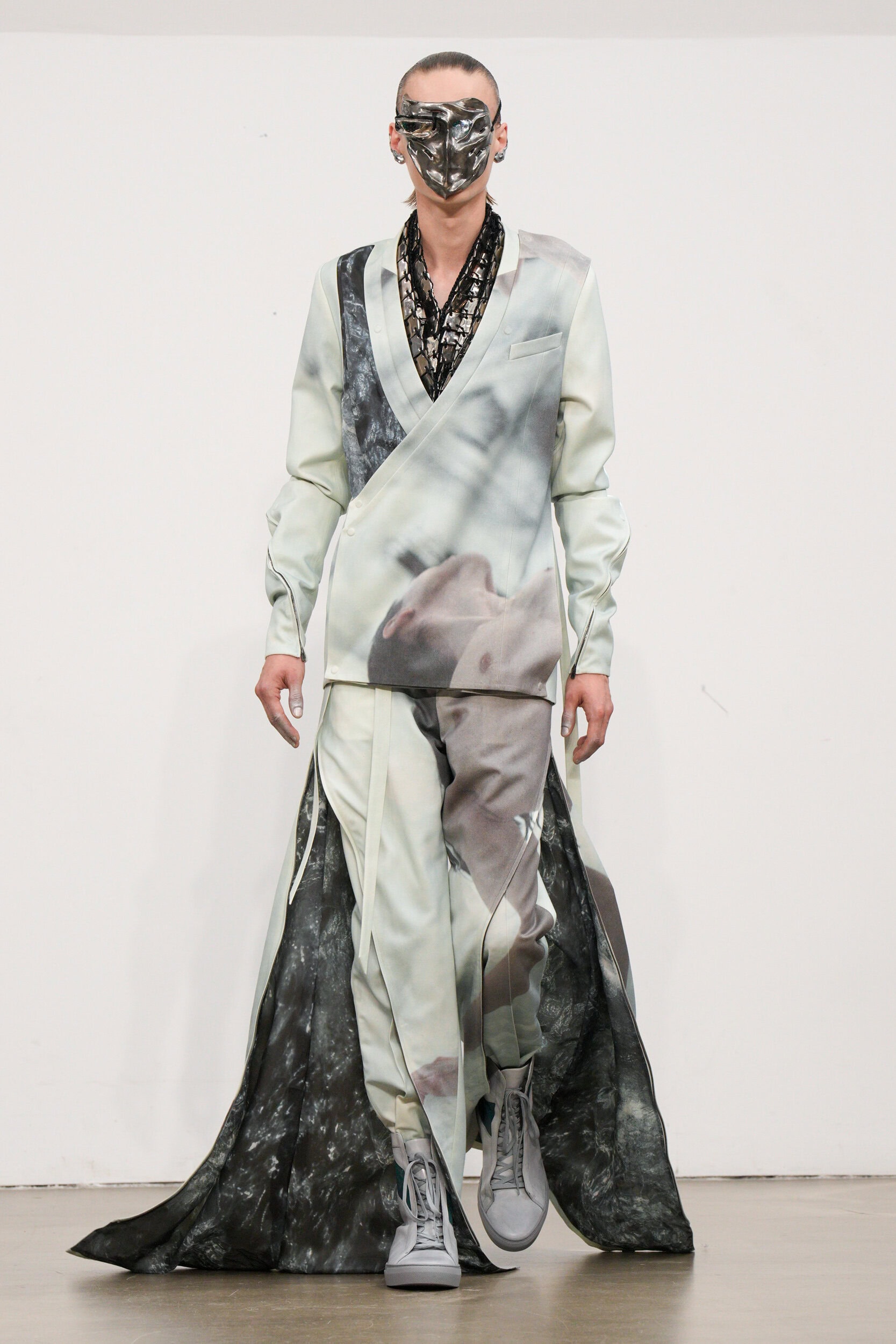 Yuima Nakazato Fall 2025 Couture Fashion Show