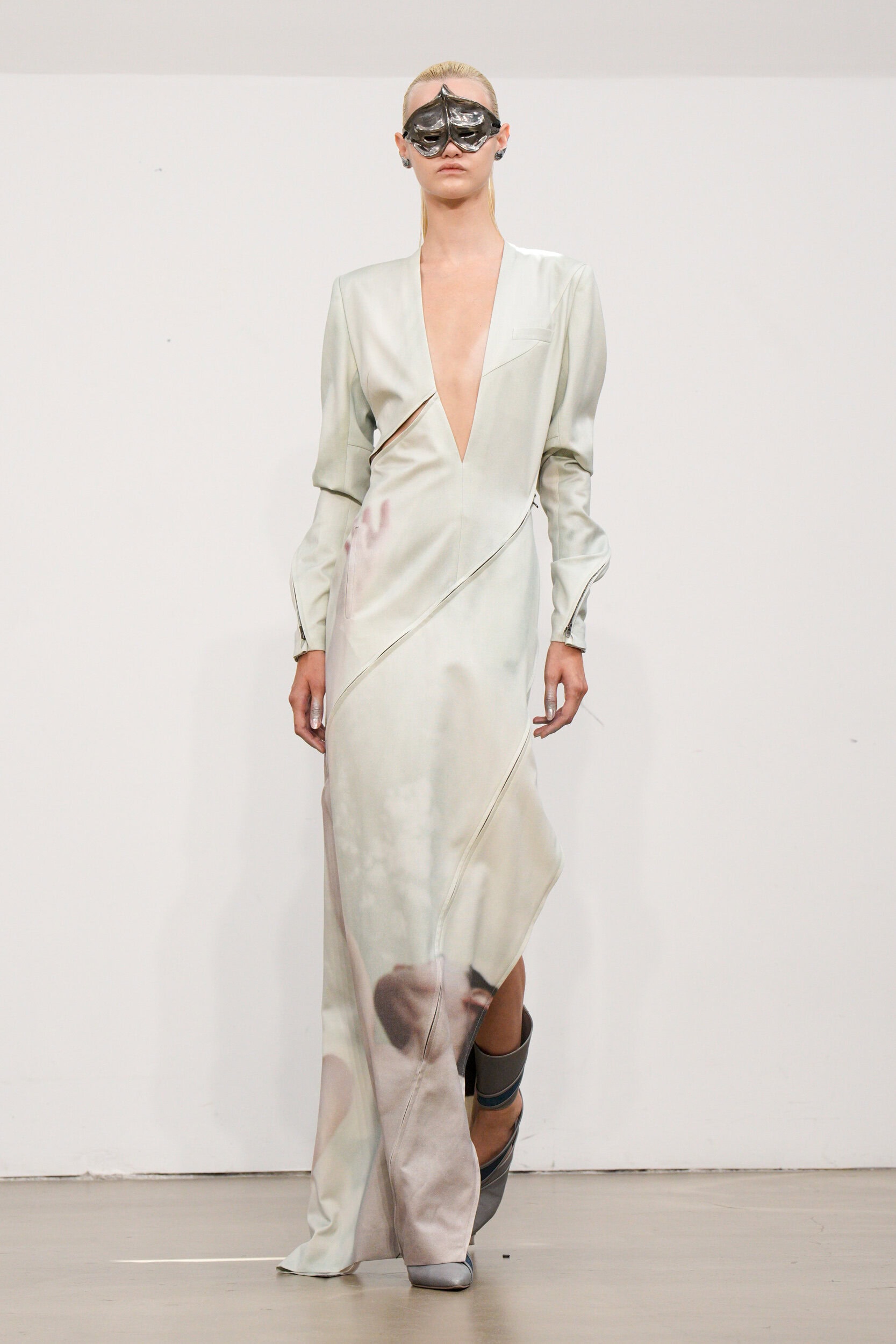 Yuima Nakazato Fall 2025 Couture Fashion Show