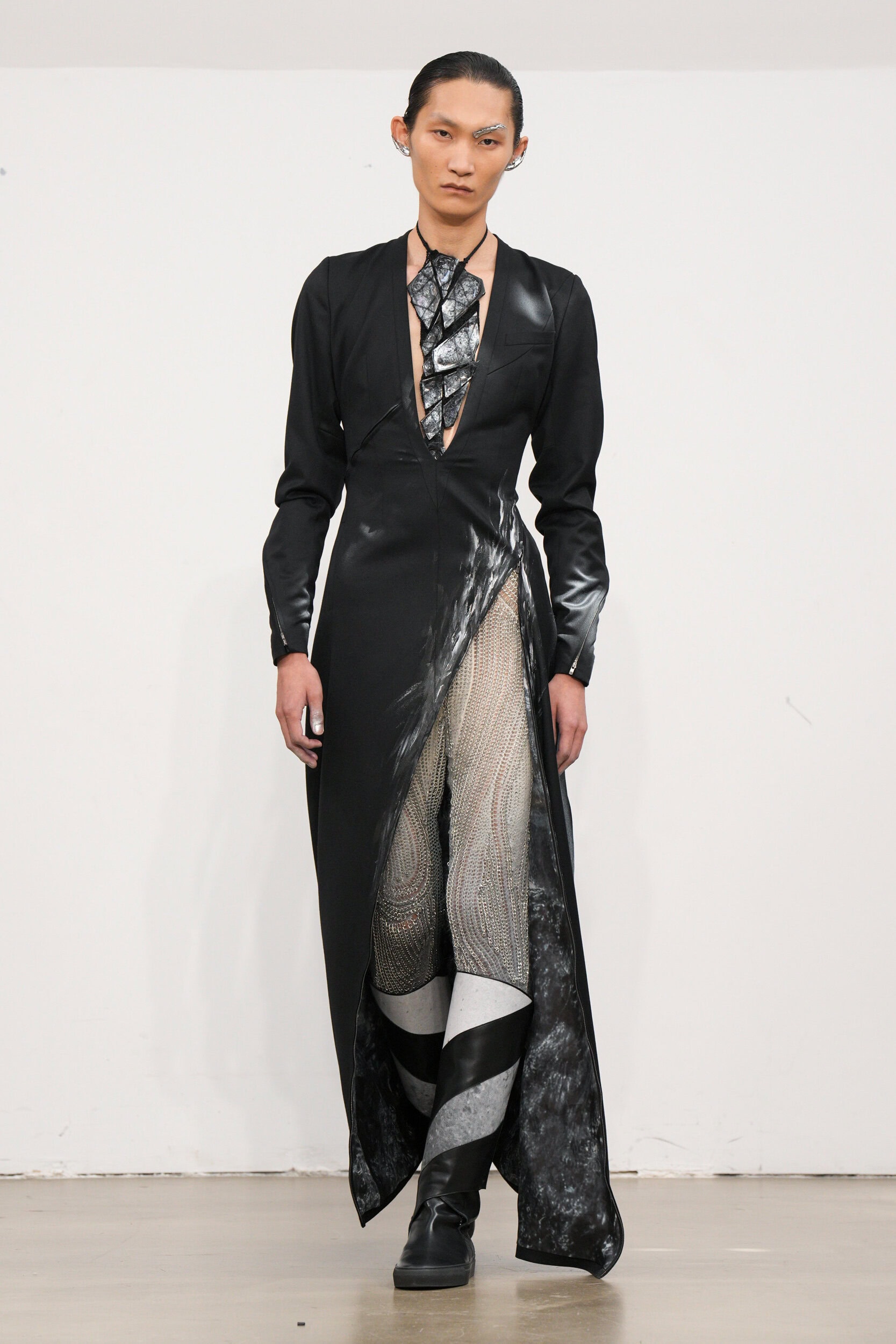 Yuima Nakazato Fall 2025 Couture Fashion Show
