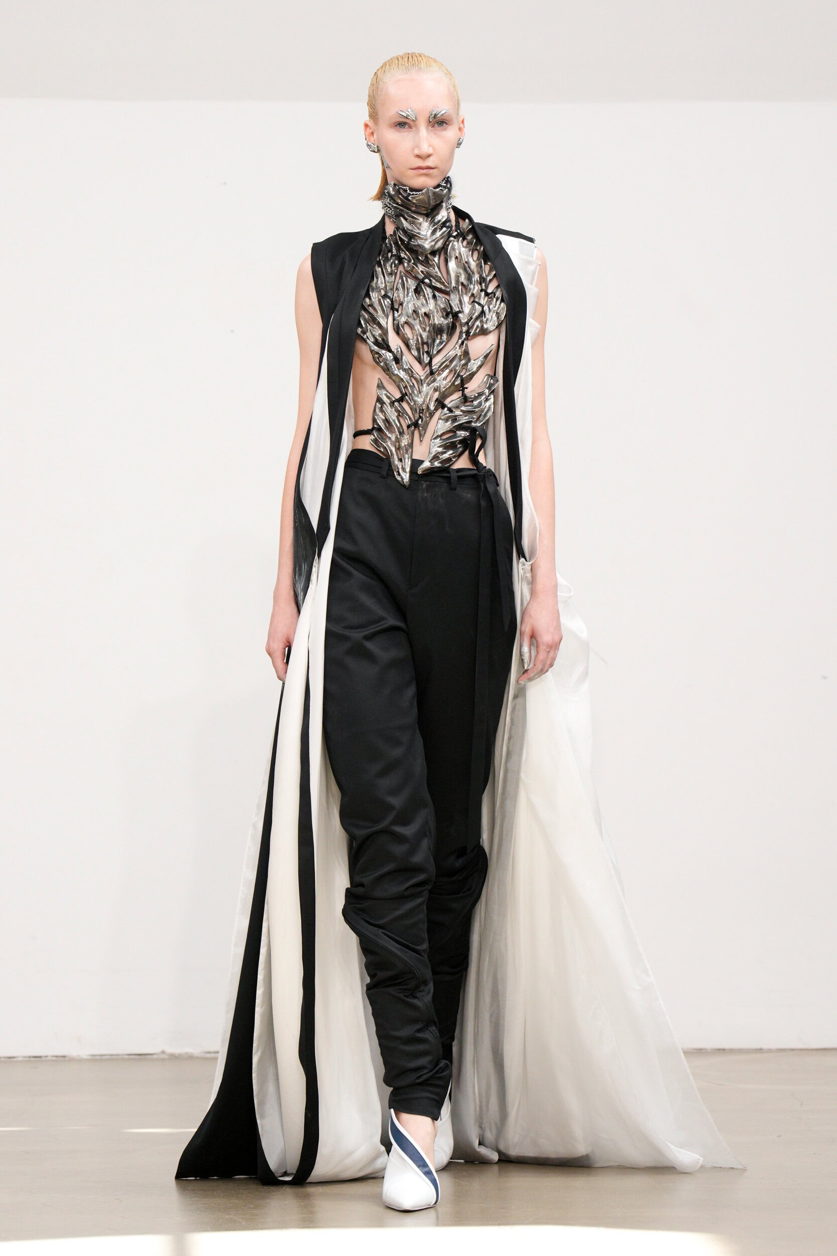 Yuima Nakazato Fall 2025 Couture Fashion Show
