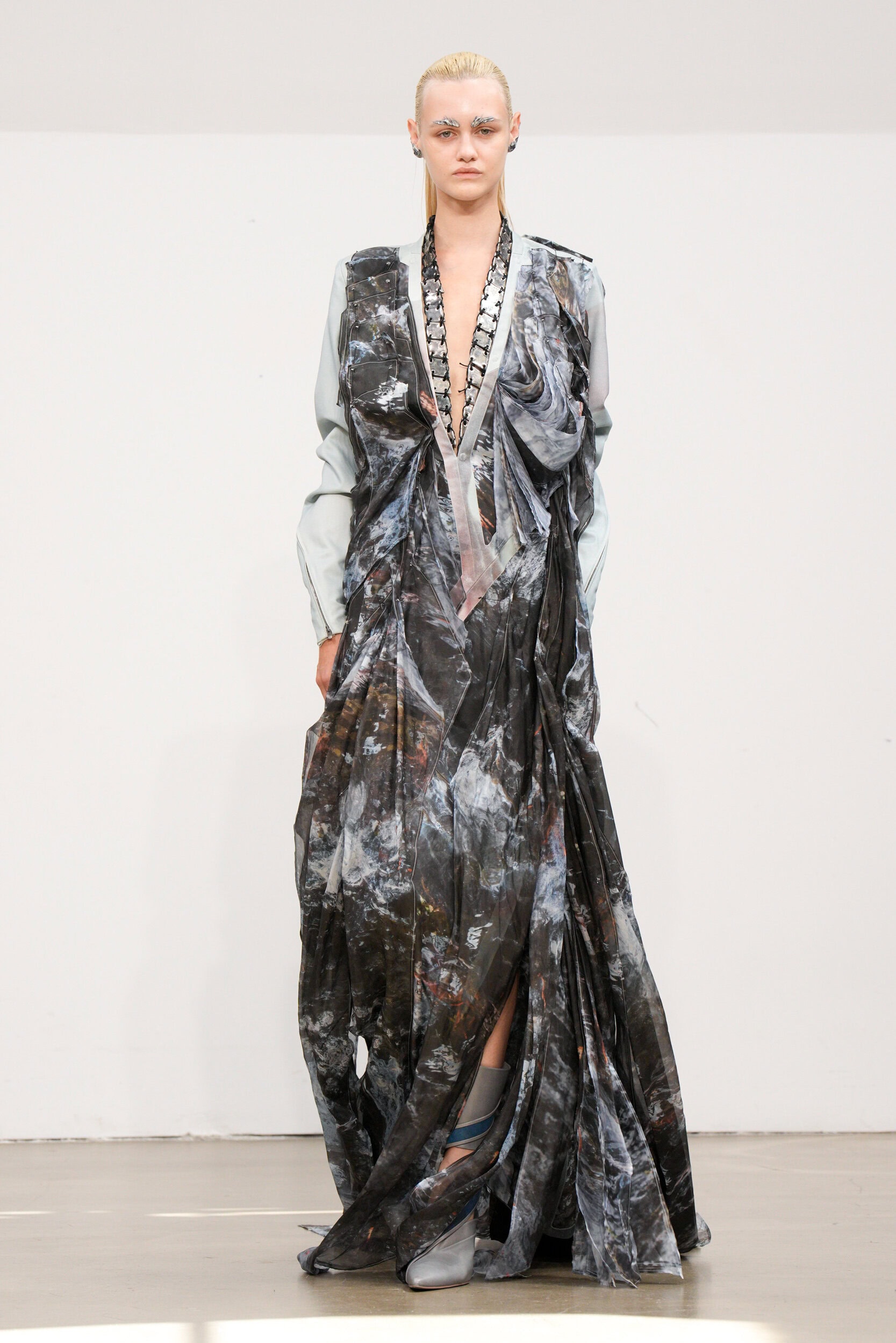 Yuima Nakazato Fall 2025 Couture Fashion Show