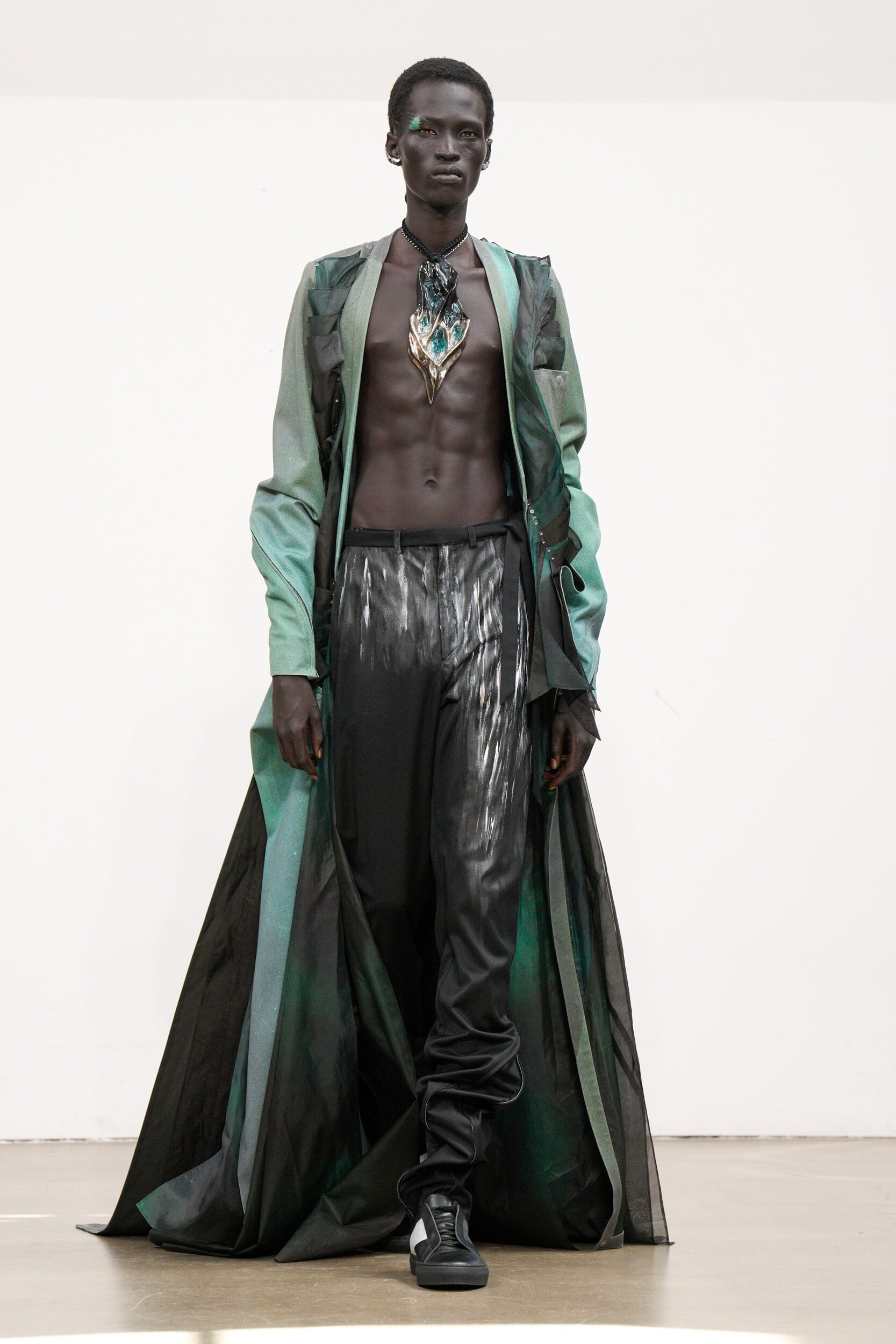 Yuima Nakazato Fall 2025 Couture Fashion Show