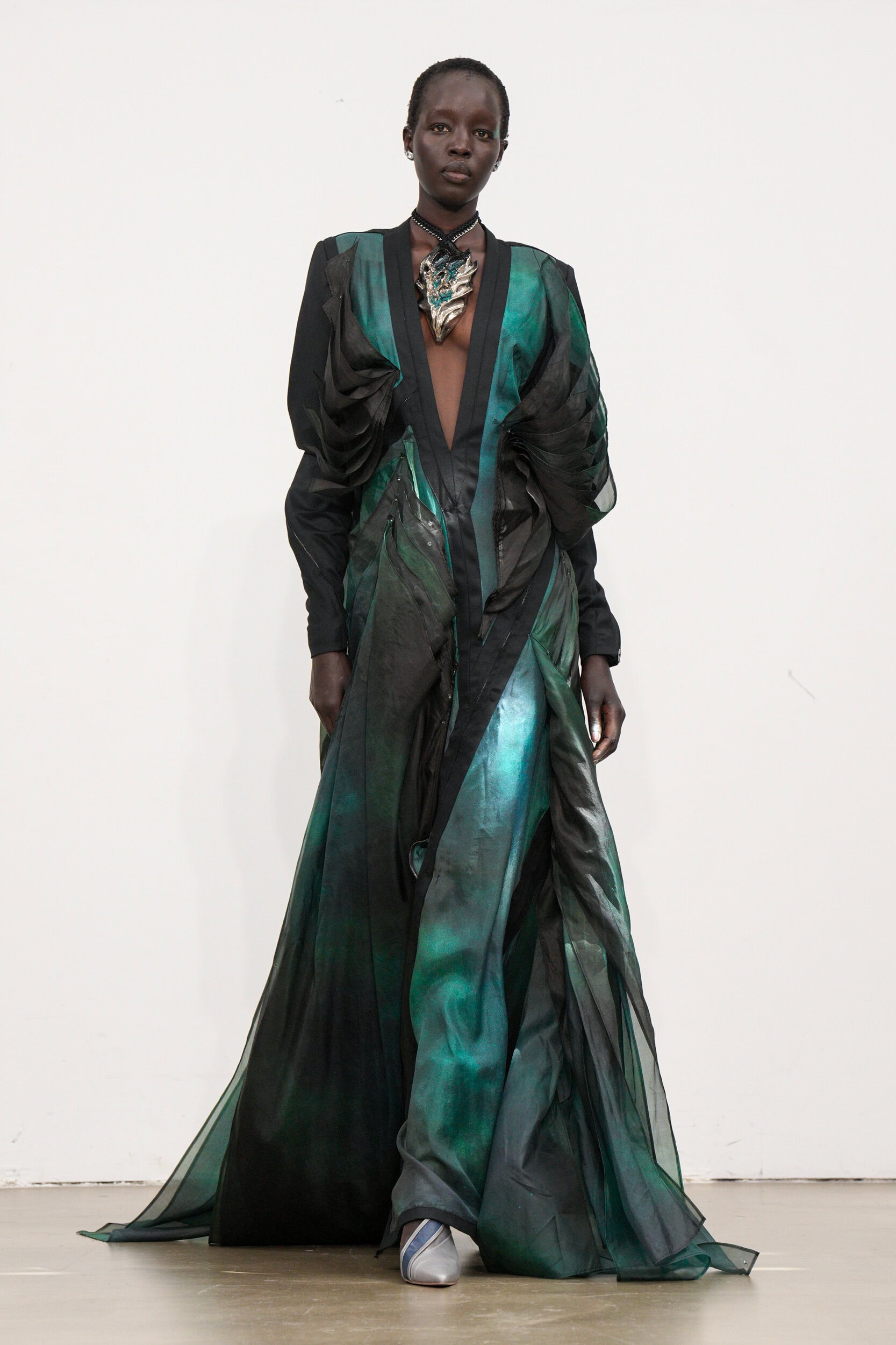 Yuima Nakazato Fall 2025 Couture Fashion Show