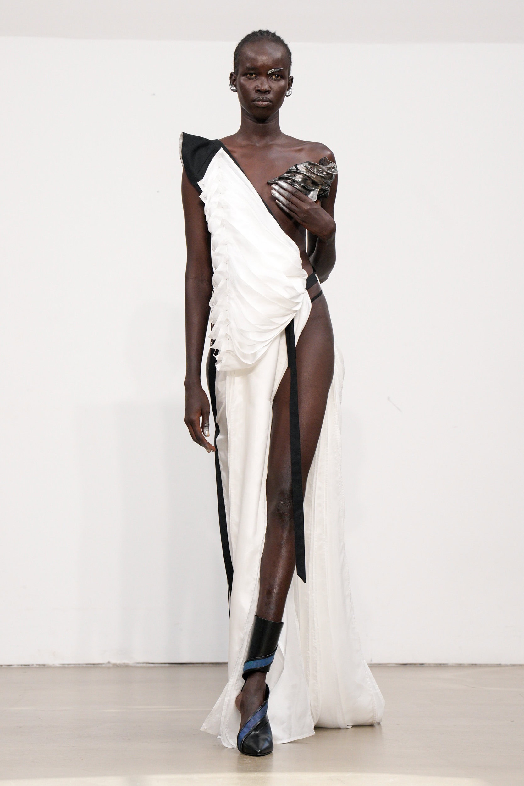 Yuima Nakazato Fall 2025 Couture Fashion Show