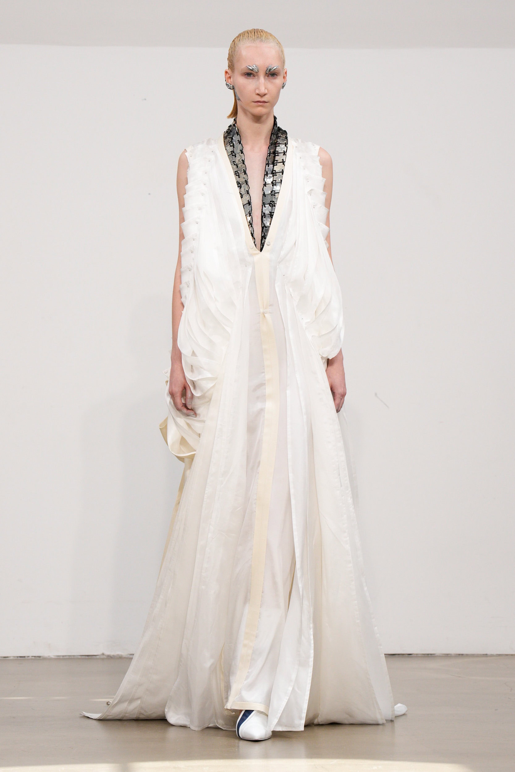 Yuima Nakazato Fall 2025 Couture Fashion Show