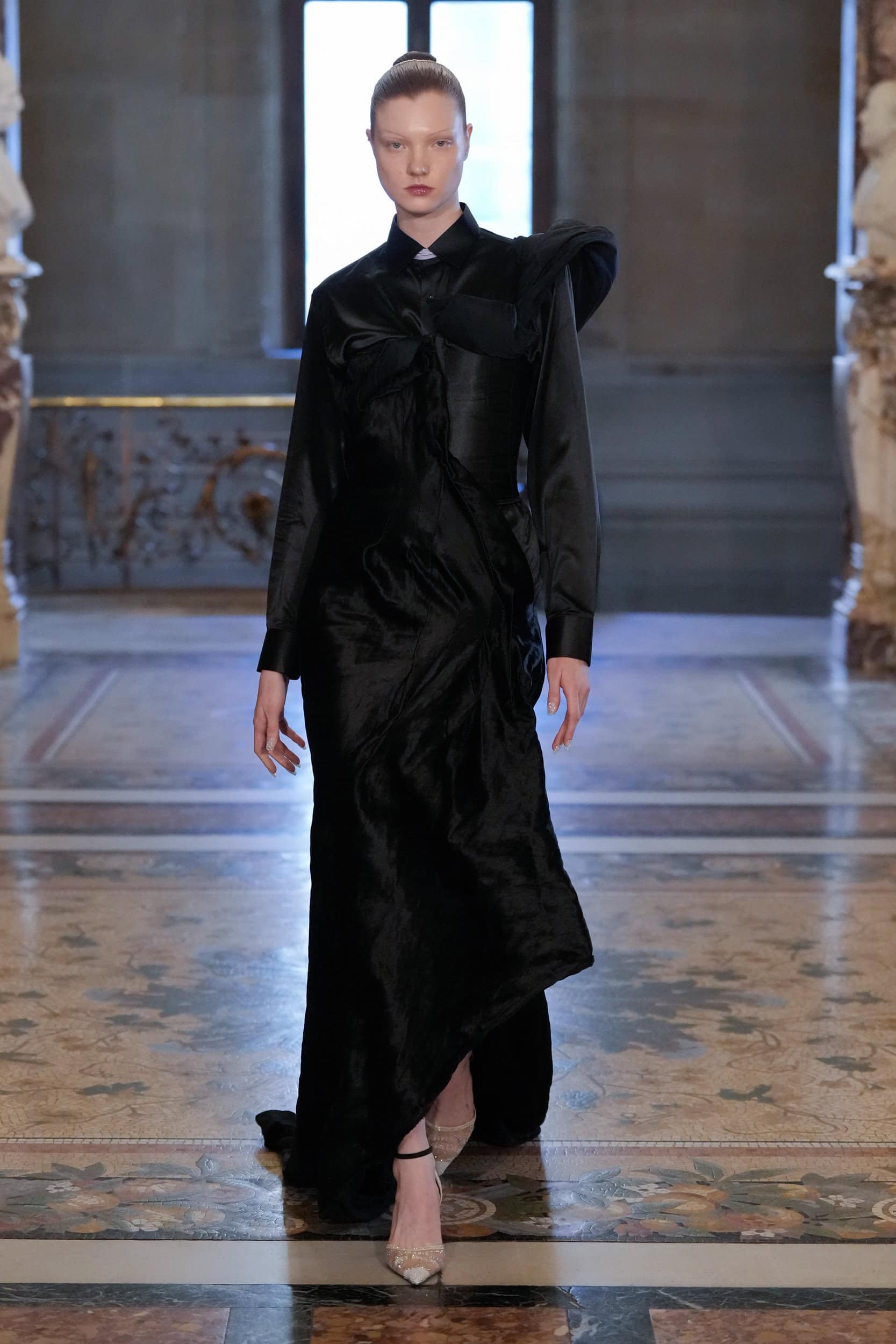 Peet Dullaert Fall 2025 Couture Fashion Show