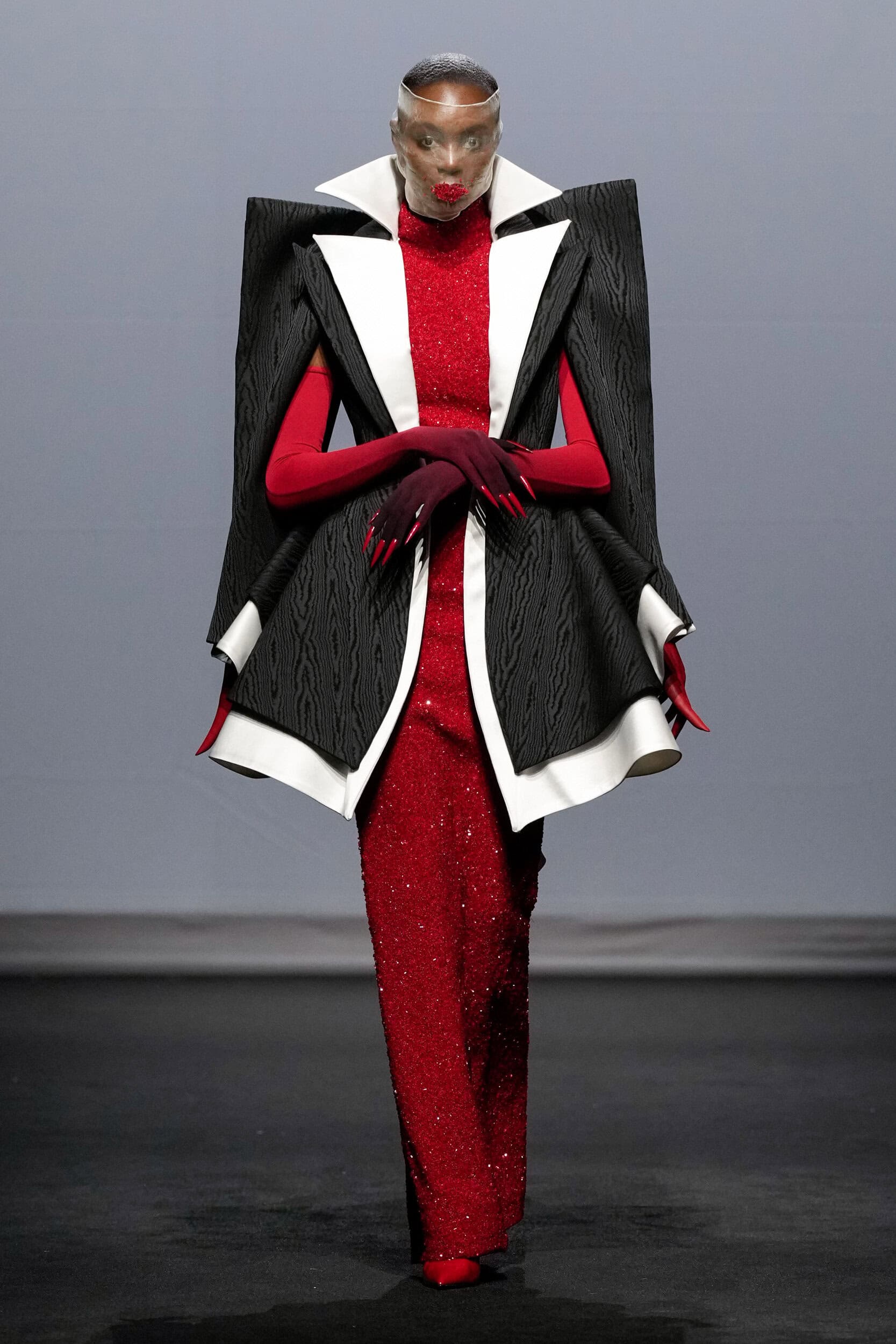 Robert Wun Fall 2025 Couture Fashion Show