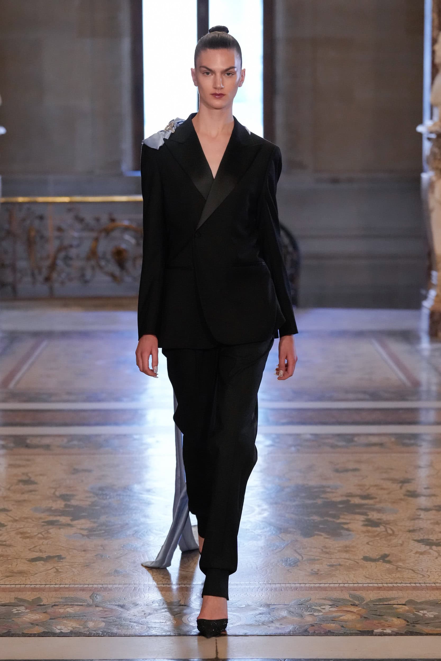 Peet Dullaert Fall 2025 Couture Fashion Show