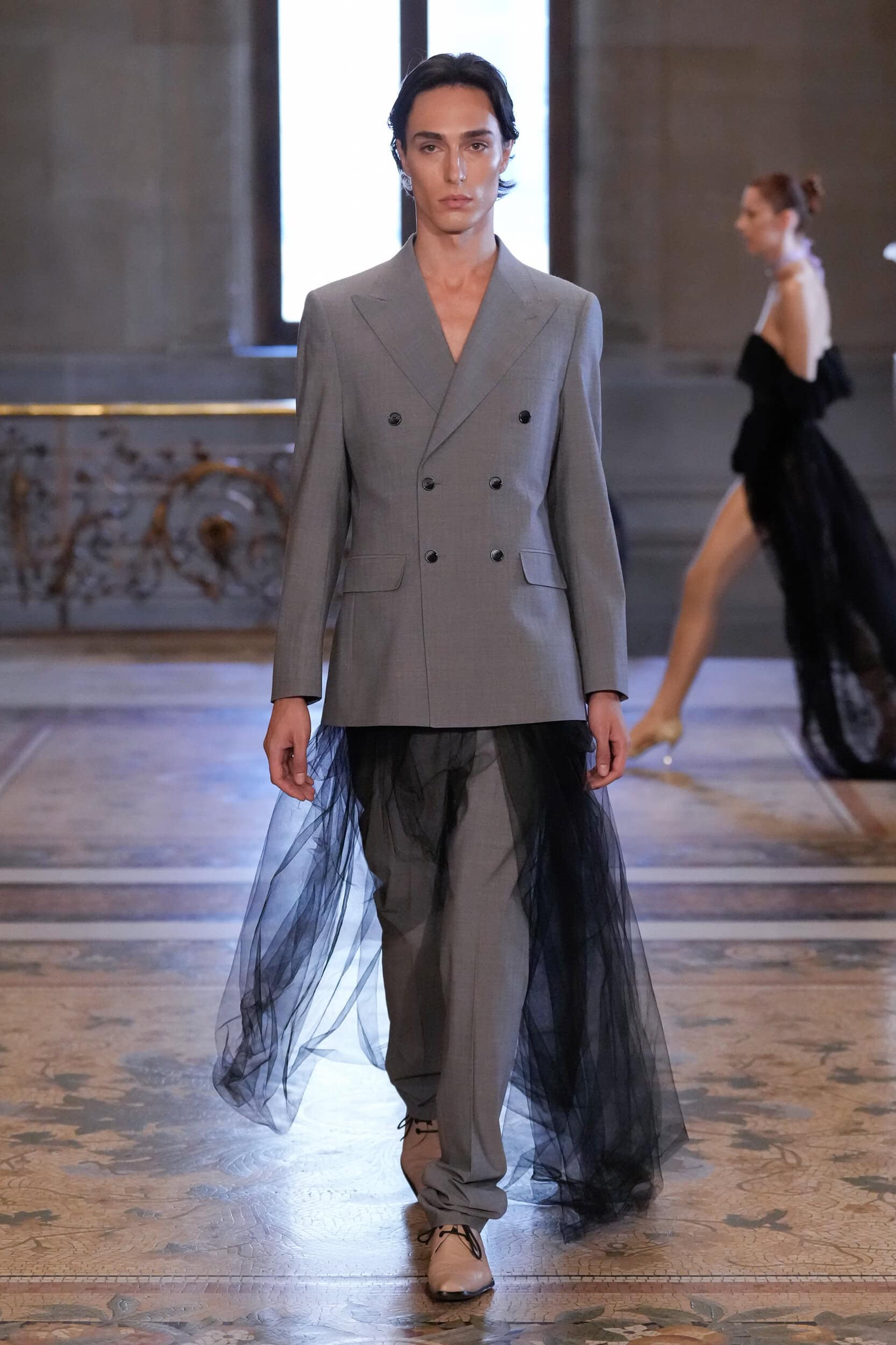 Peet Dullaert Fall 2025 Couture Fashion Show