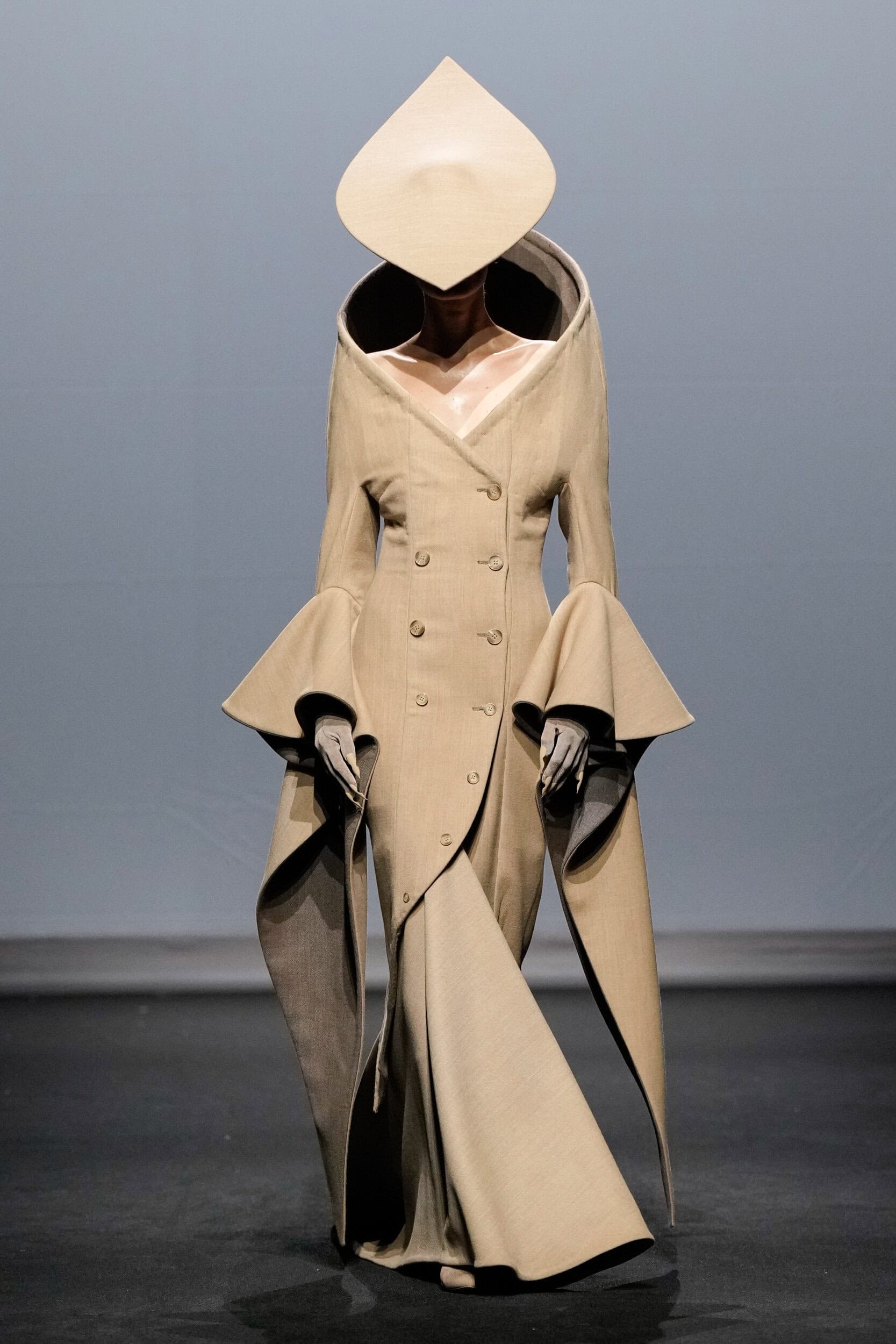 Robert Wun Fall 2025 Couture Fashion Show