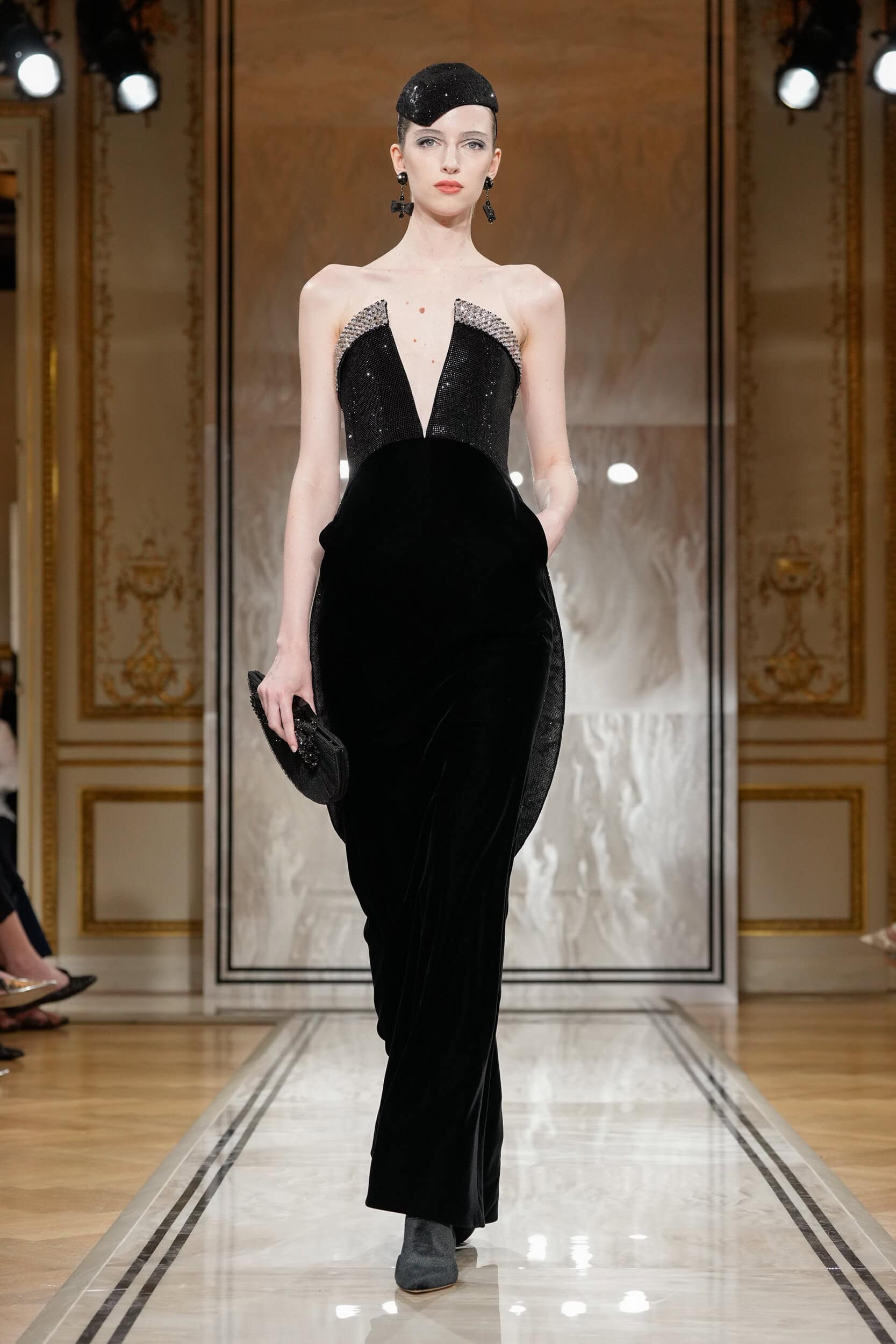 Giorgio Armani Prive Fall 2025 Couture Fashion Show