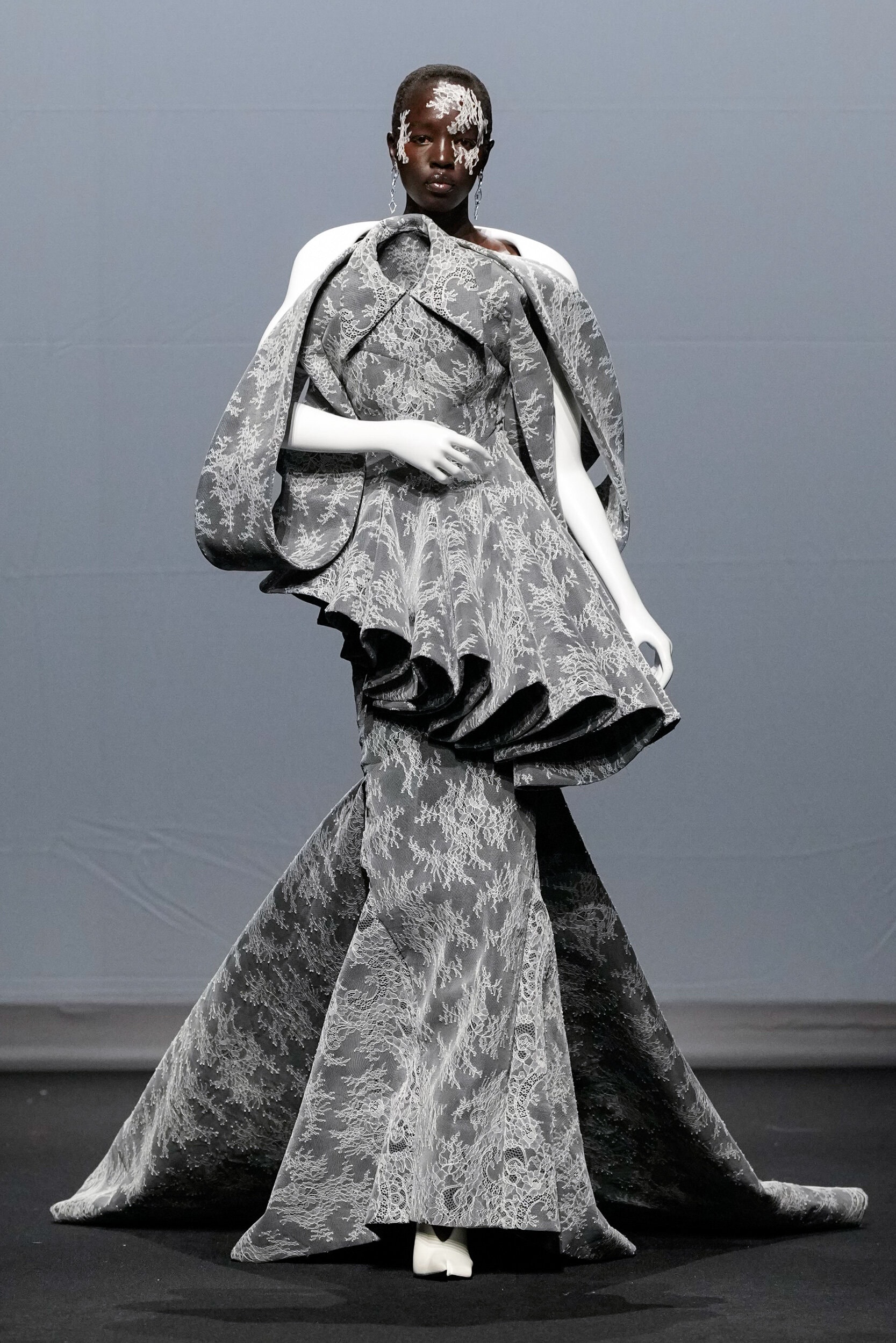 Robert Wun Fall 2025 Couture Fashion Show