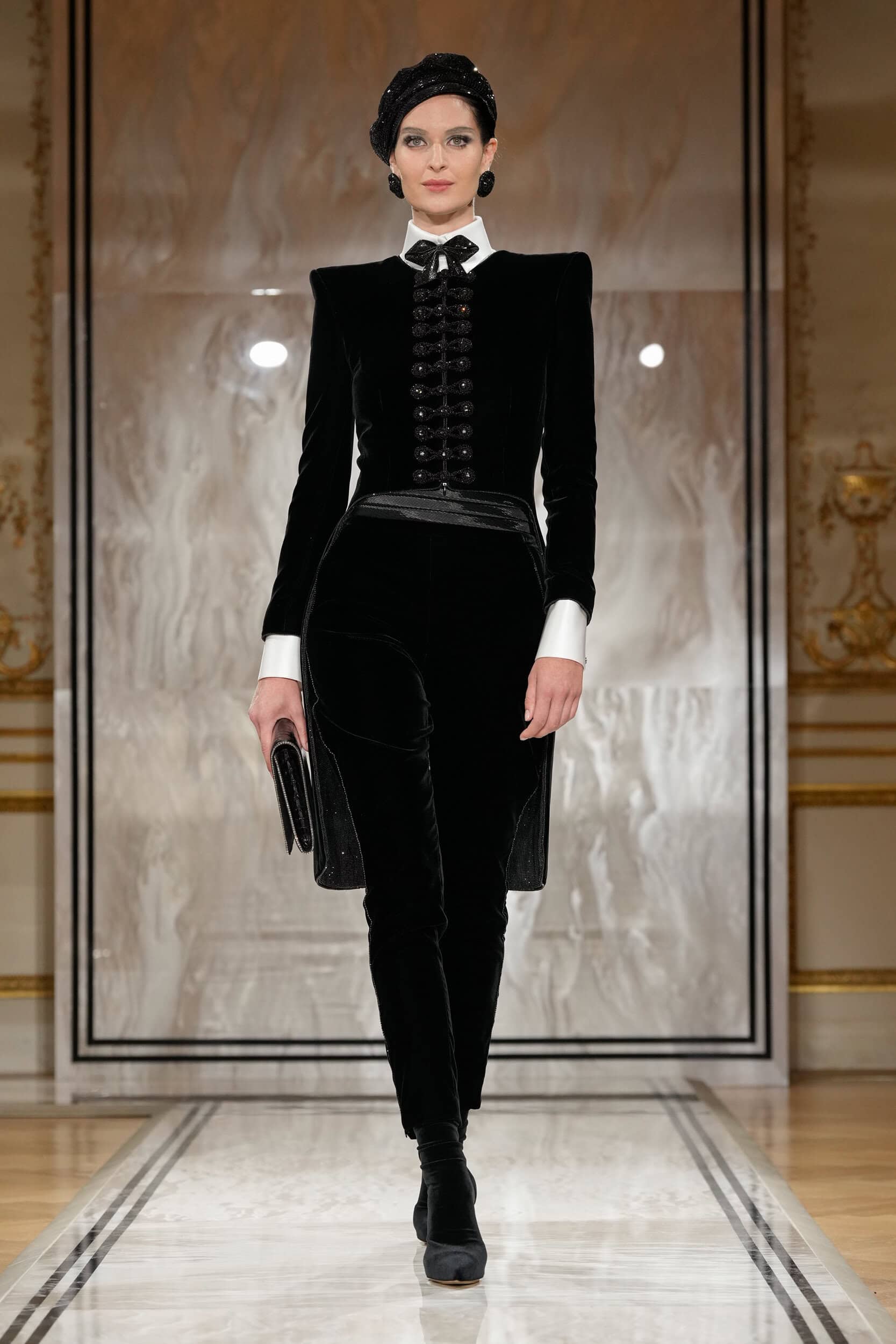 Giorgio Armani Prive Fall 2025 Couture Fashion Show