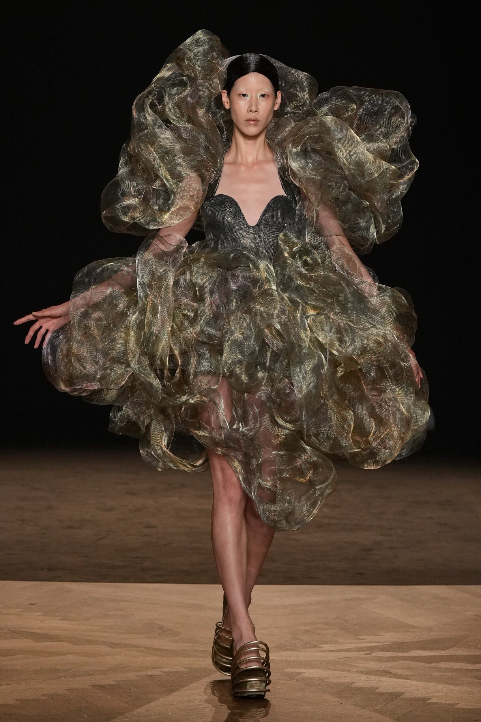 Iris Van Herpen Spring 2026 Couture Fashion Show