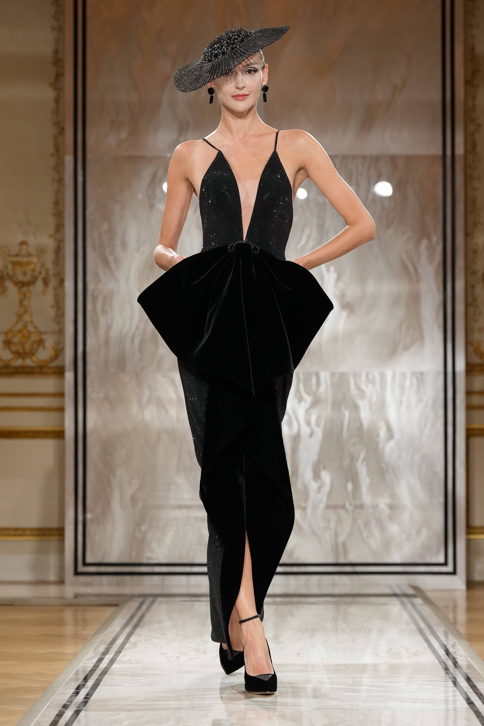 Giorgio Armani Prive Fall 2025 Couture Fashion Show