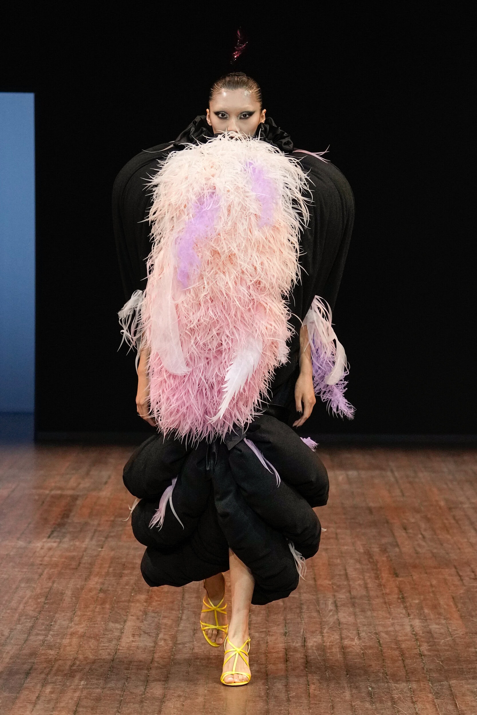 Viktor & Rolf Fall 2025 Couture Fashion Show
