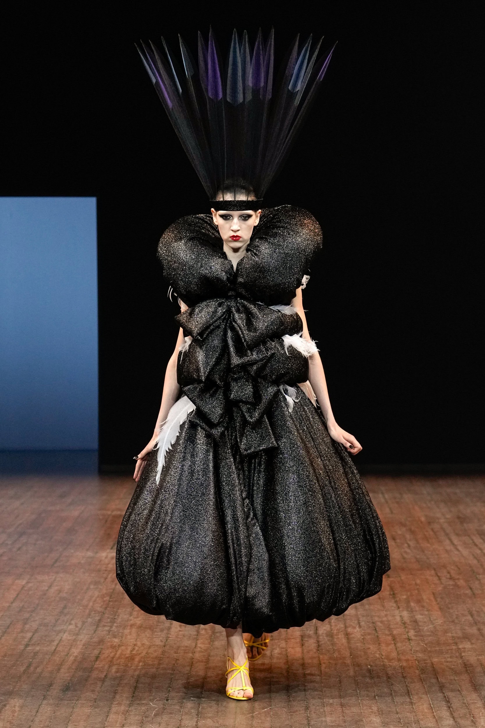 Viktor & Rolf Fall 2025 Couture Fashion Show