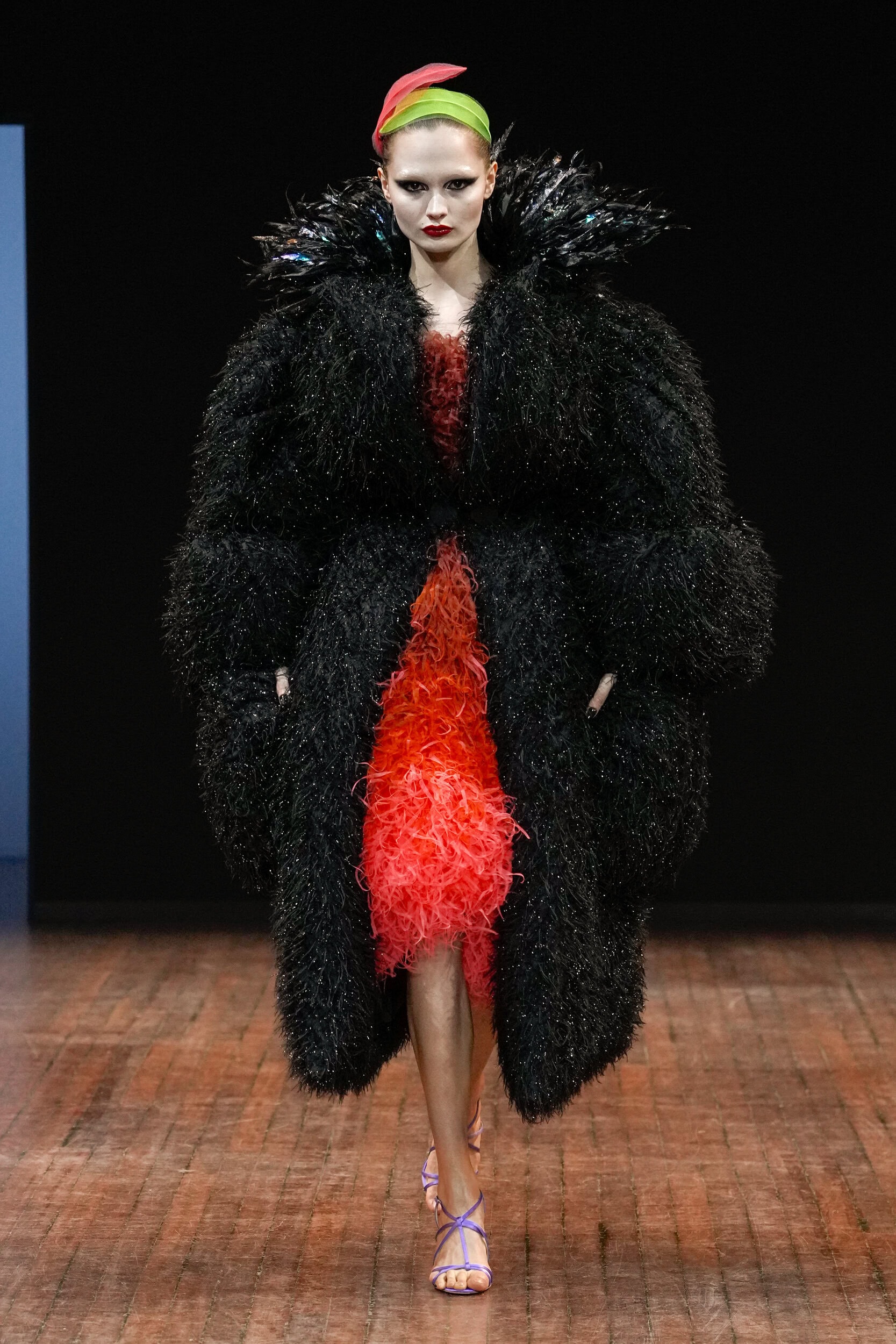 Viktor & Rolf Fall 2025 Couture Fashion Show