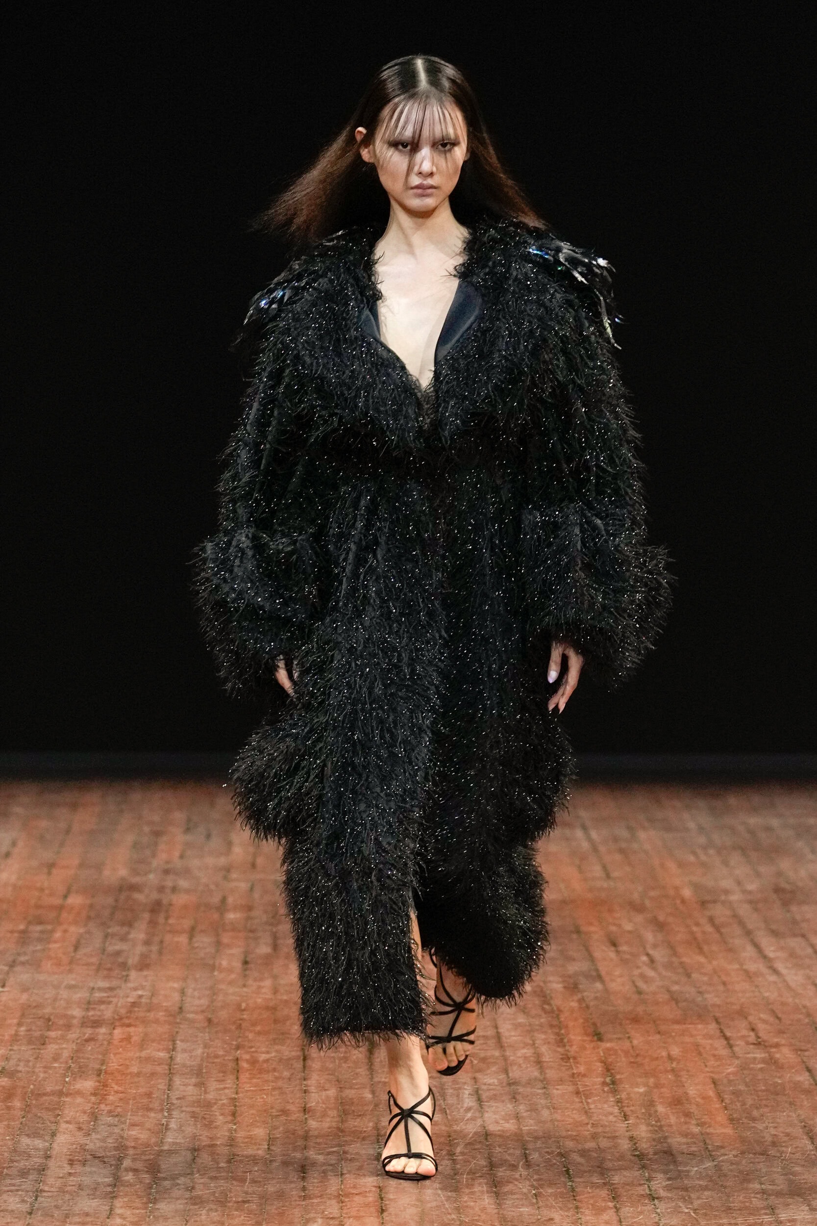 Viktor & Rolf Fall 2025 Couture Fashion Show