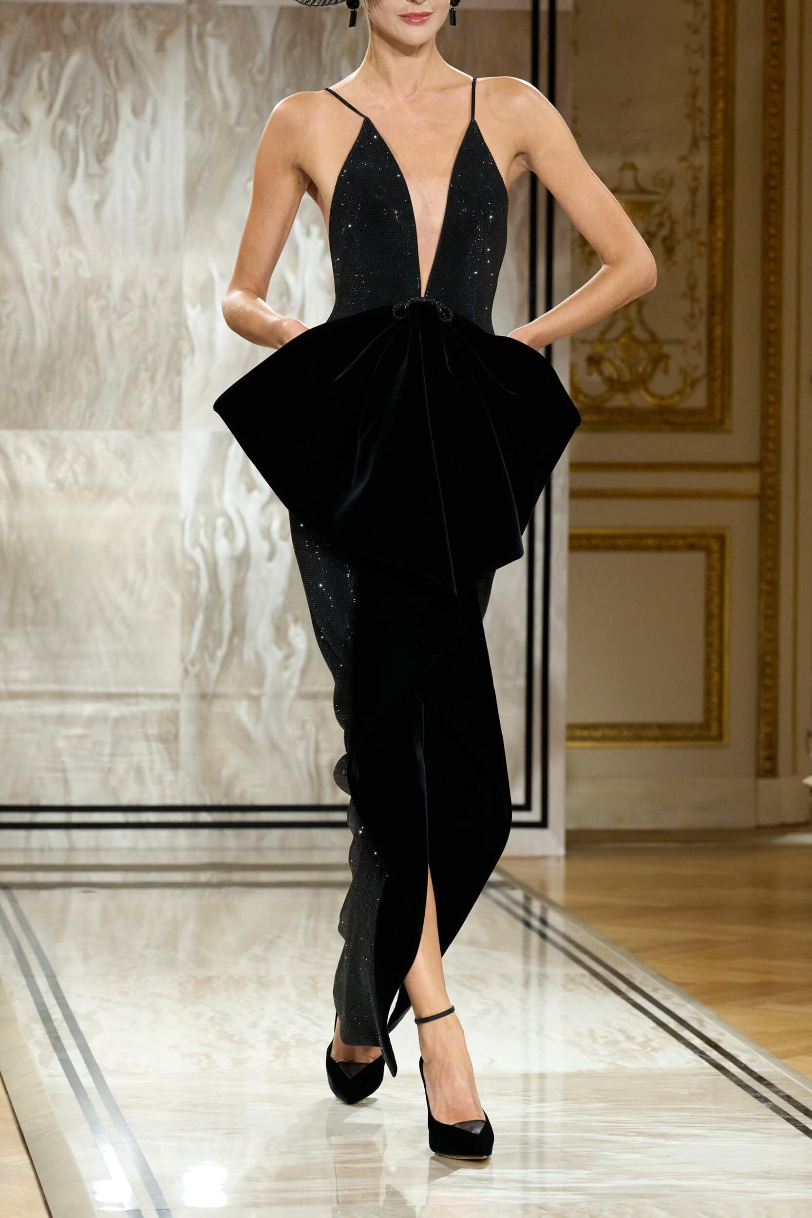Giorgio Armani Prive Fall 2025 Couture Fashion Show Details