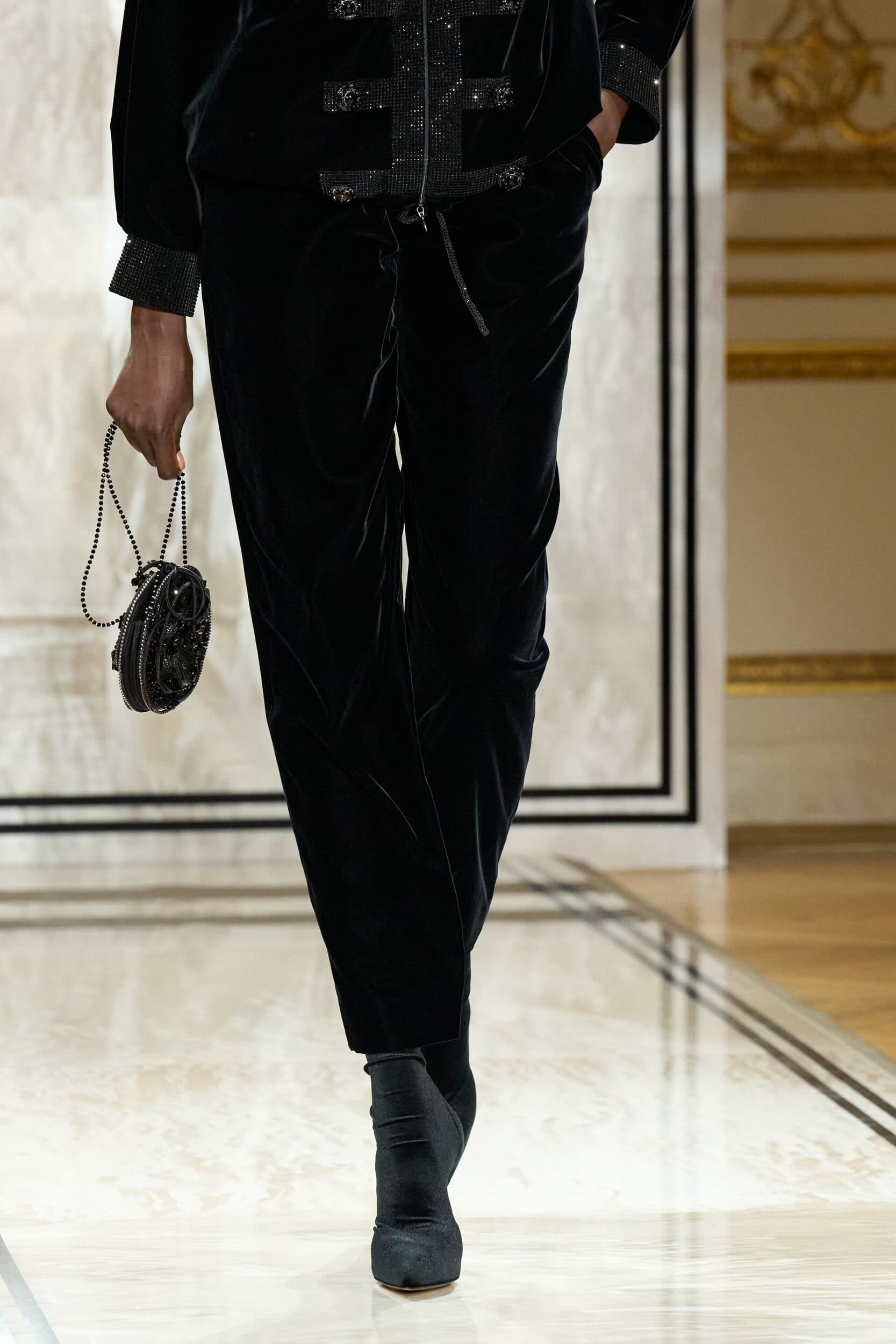 Giorgio Armani Prive Fall 2025 Couture Fashion Show Details