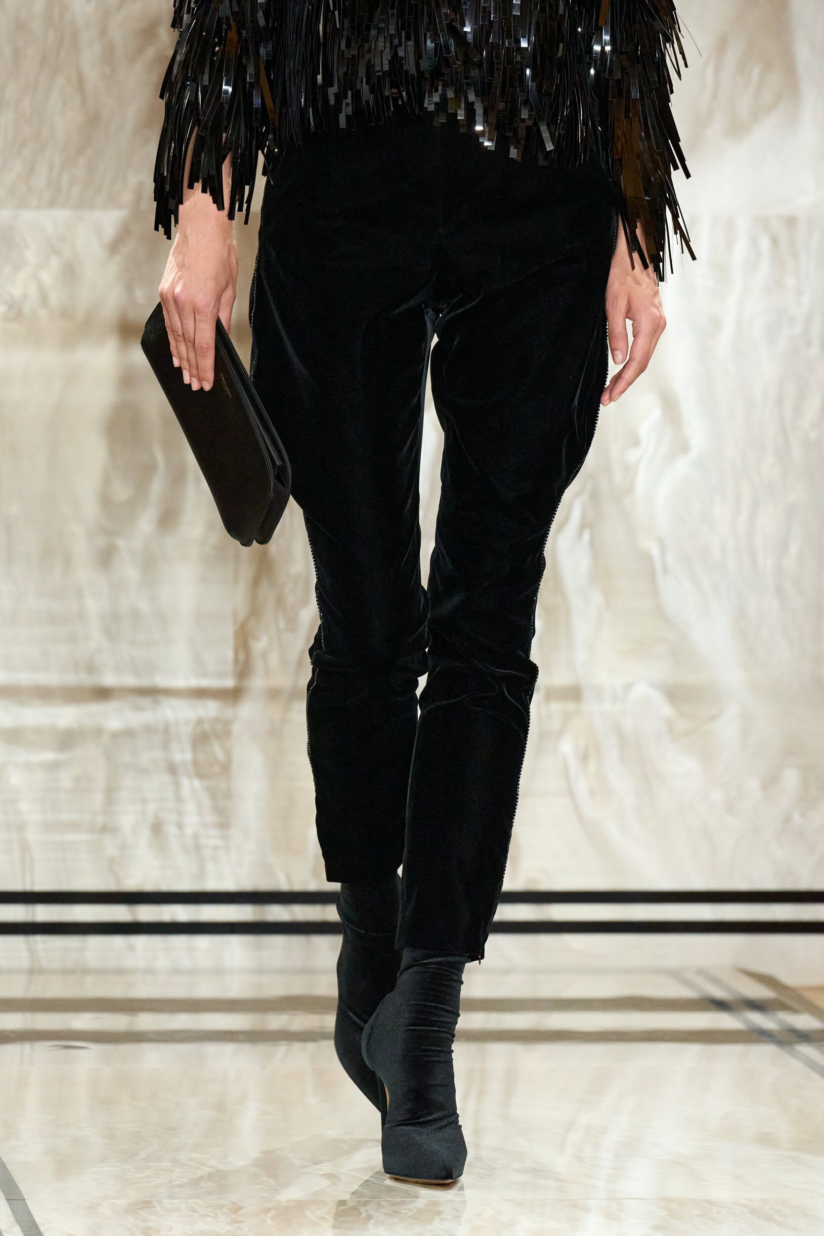 Giorgio Armani Prive Fall 2025 Couture Fashion Show Details