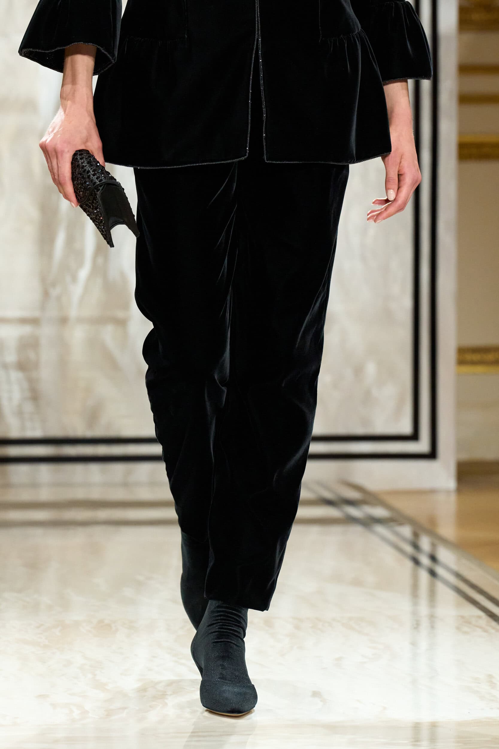 Giorgio Armani Prive Fall 2025 Couture Fashion Show Details