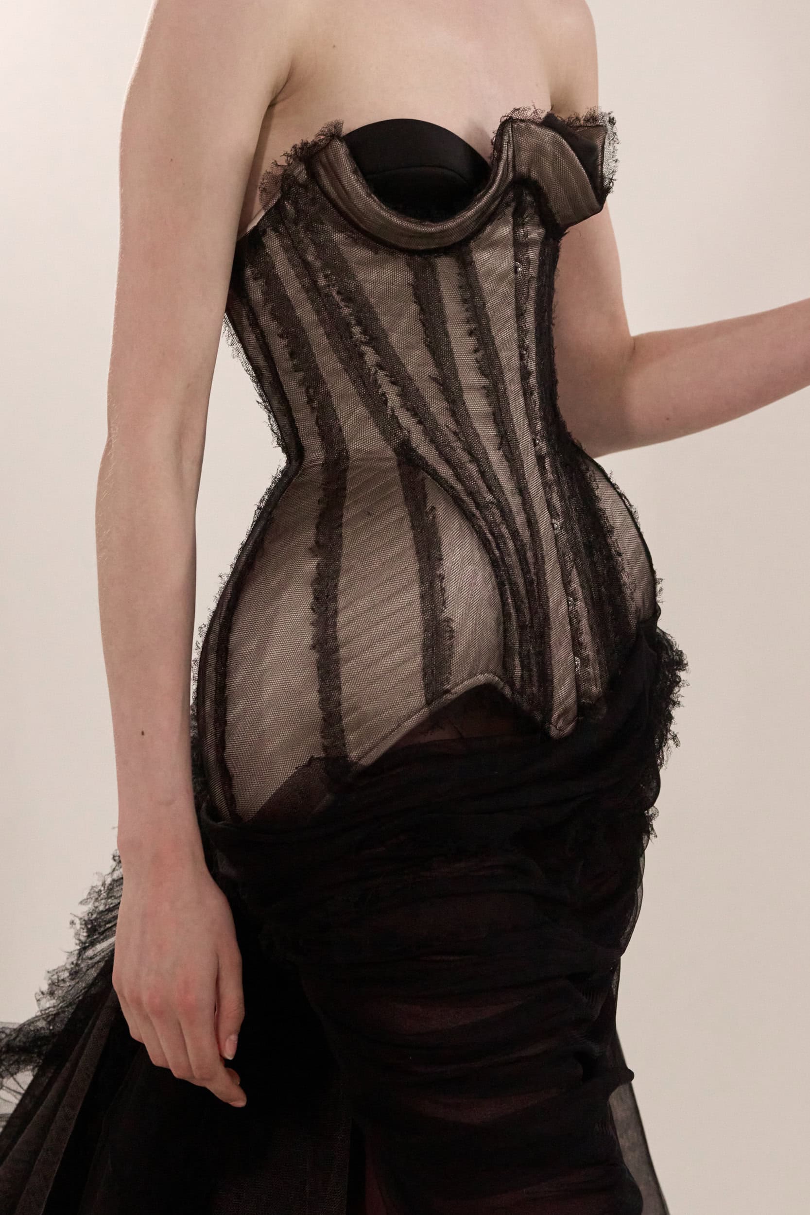 Ashi Studio Fall 2025 Couture Fashion Show Details