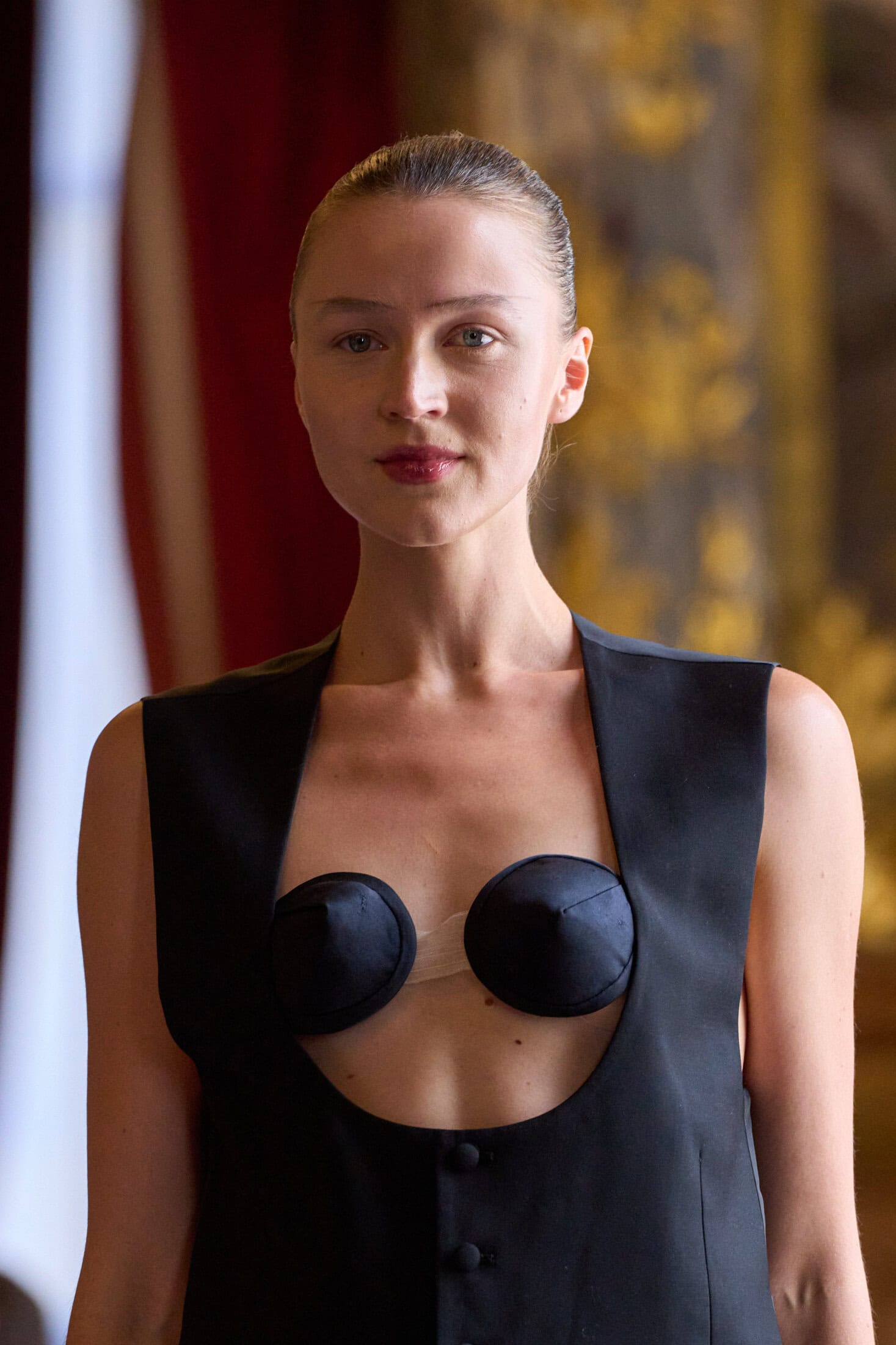 Peet Dullaert Fall 2025 Couture Fashion Show Details