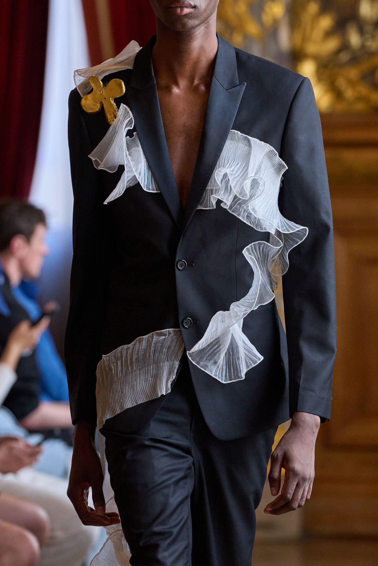 Peet Dullaert Fall 2025 Couture Fashion Show Details