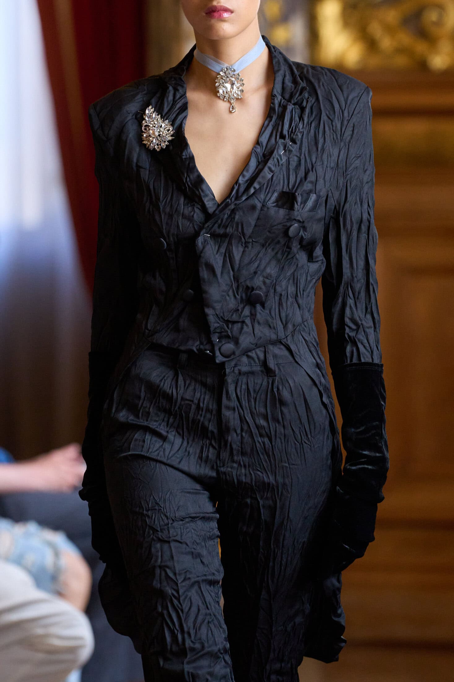 Peet Dullaert Fall 2025 Couture Fashion Show Details