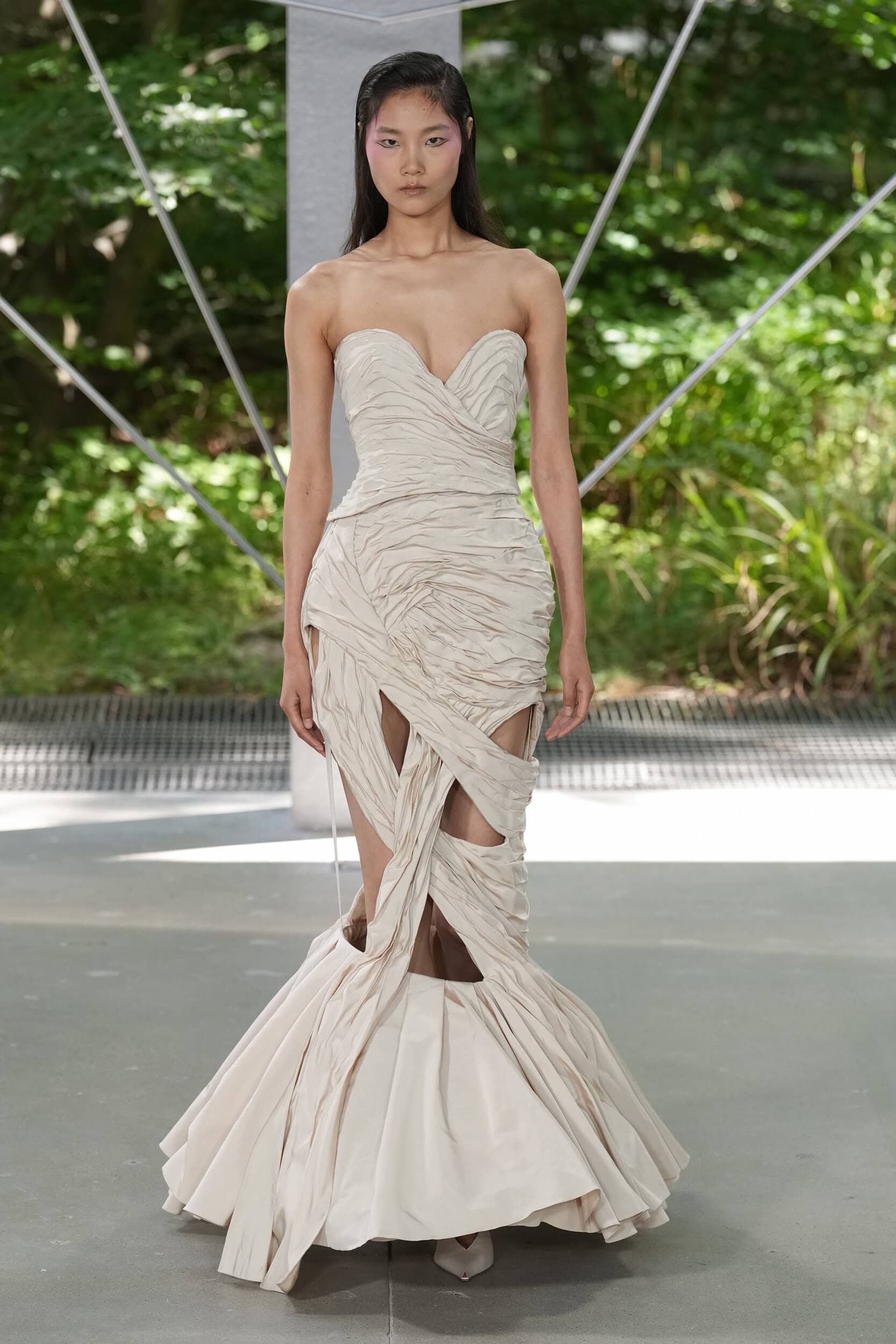 Ardazaei Fall 2025 Couture Fashion Show