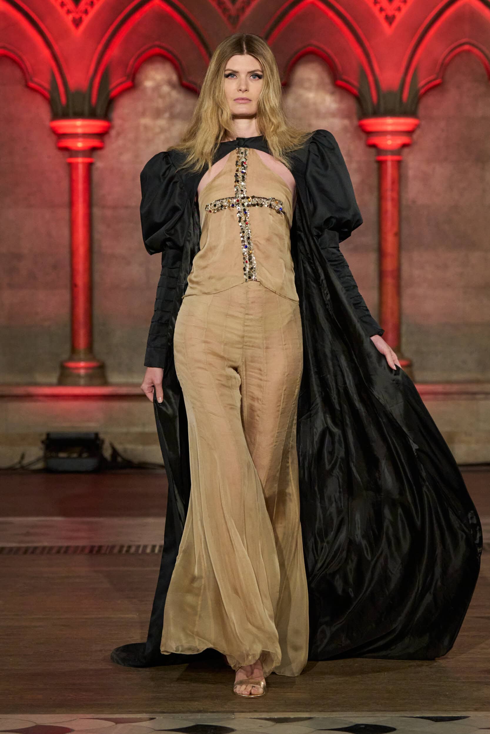 Mia Kostov Spring 2026 Couture Fashion Show