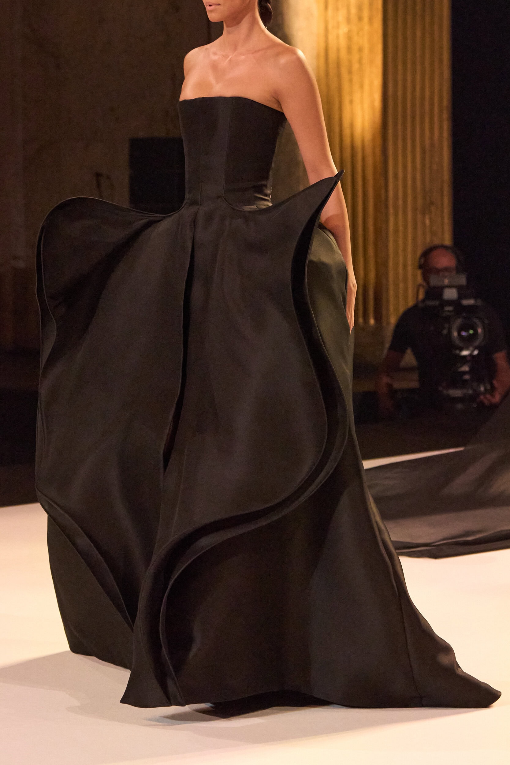 Stephane Rolland Spring 2026 Couture Fashion Show Details