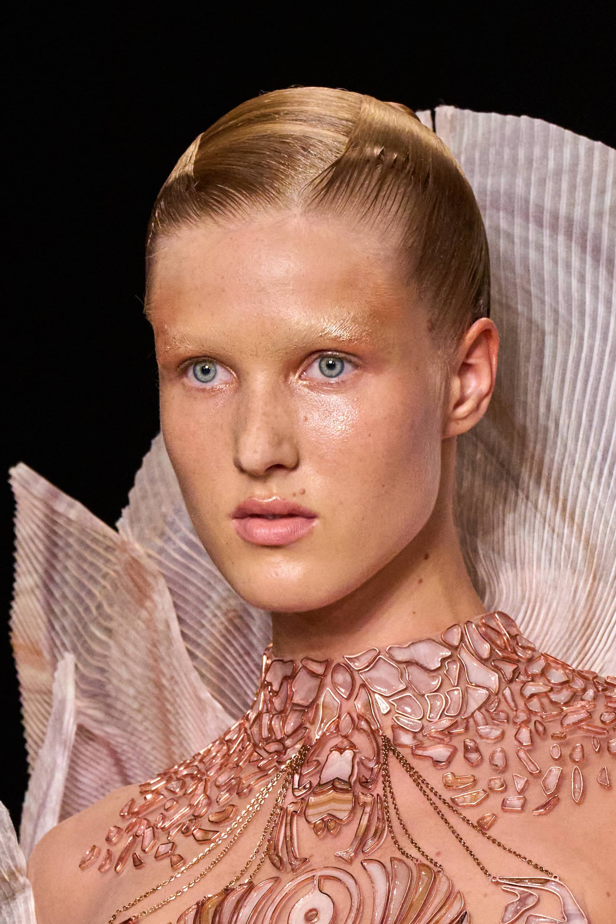 Iris Van Herpen Spring 2026 Couture Fashion Show Details