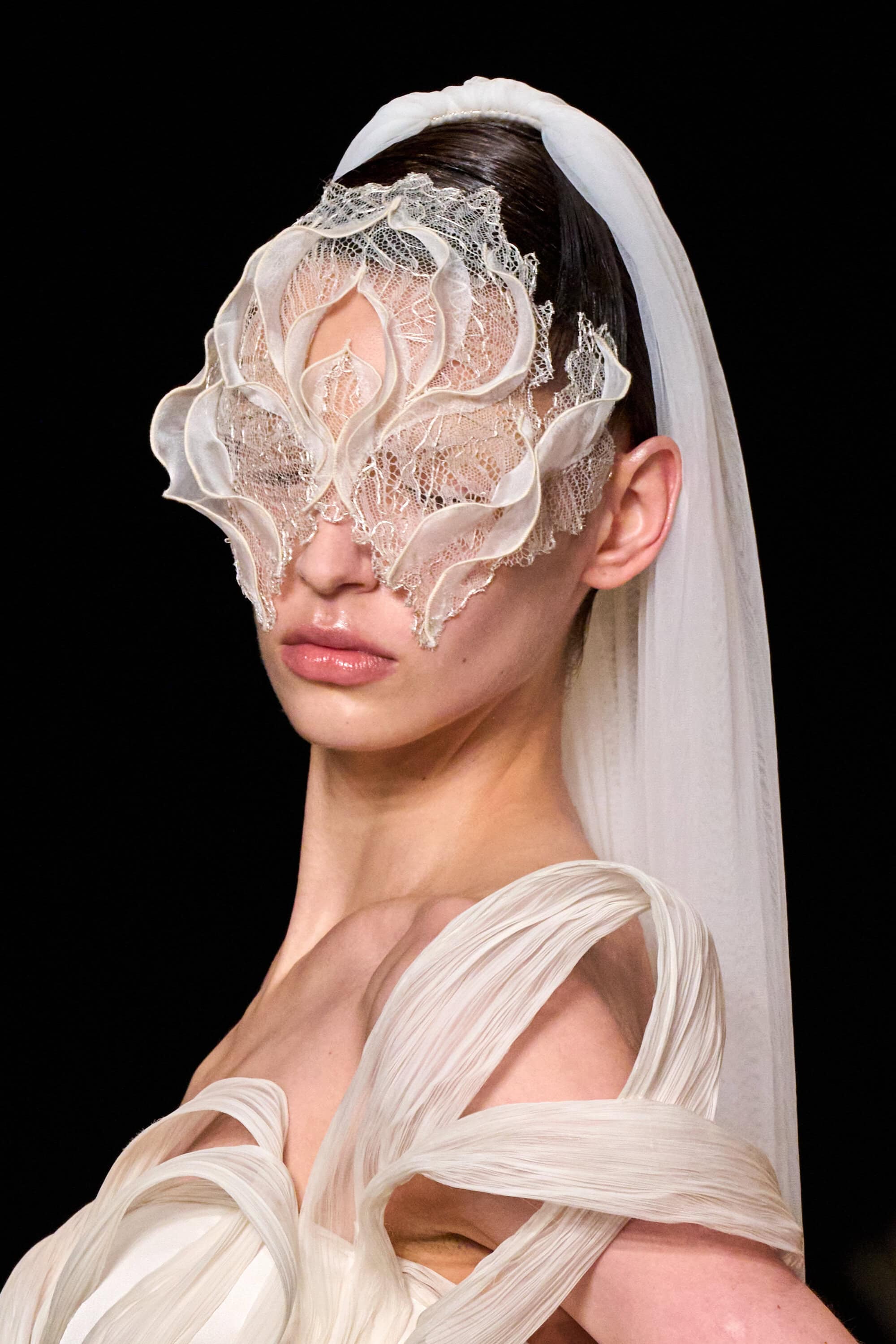 Iris Van Herpen Spring 2026 Couture Fashion Show Details