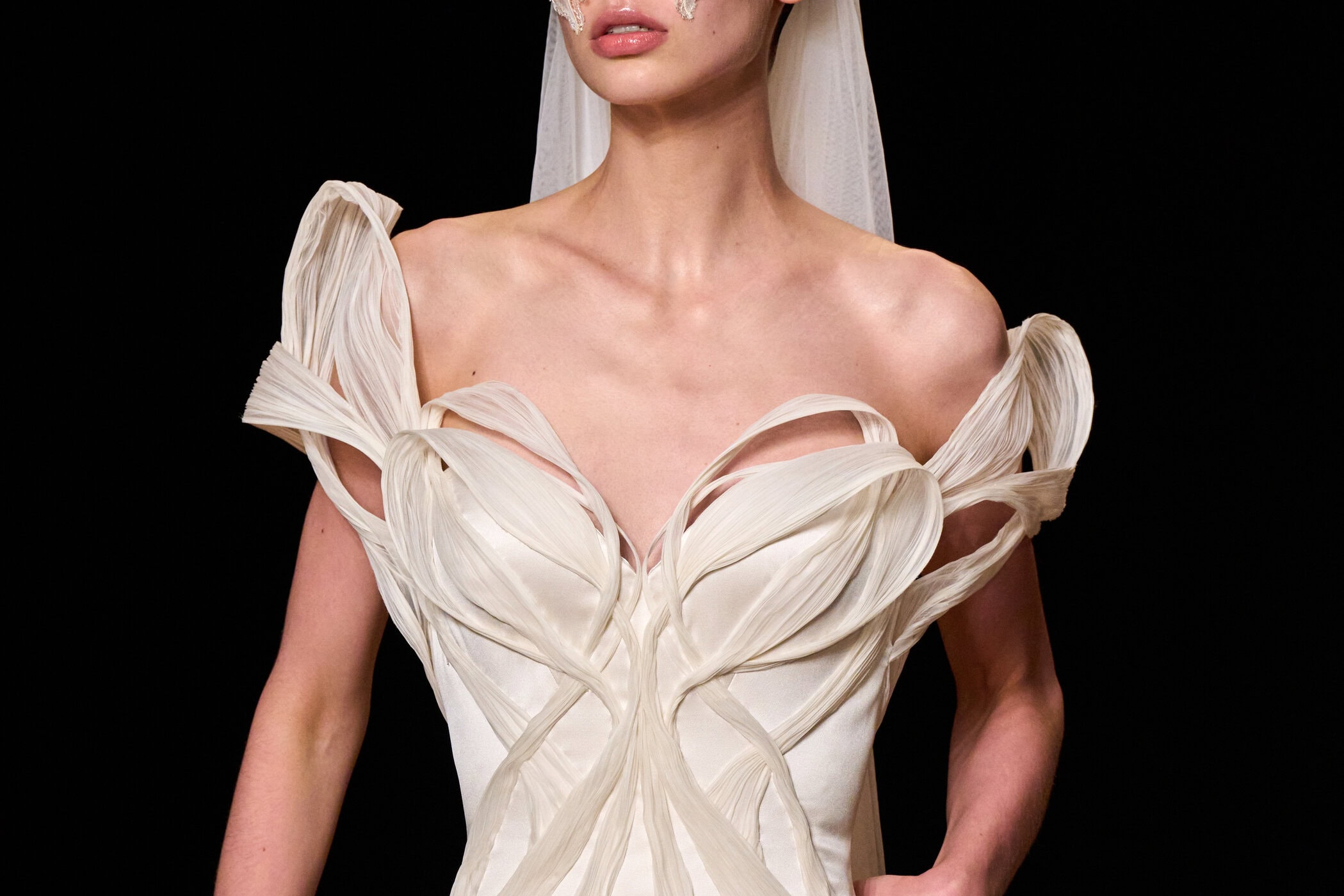 Iris Van Herpen Spring 2026 Couture Fashion Show Details