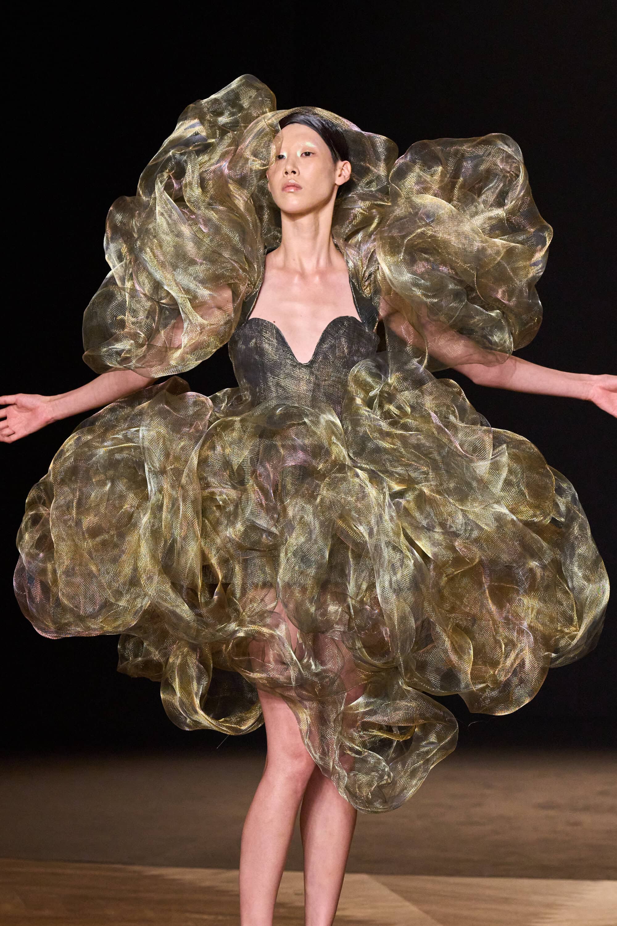 Iris Van Herpen Spring 2026 Couture Fashion Show Details