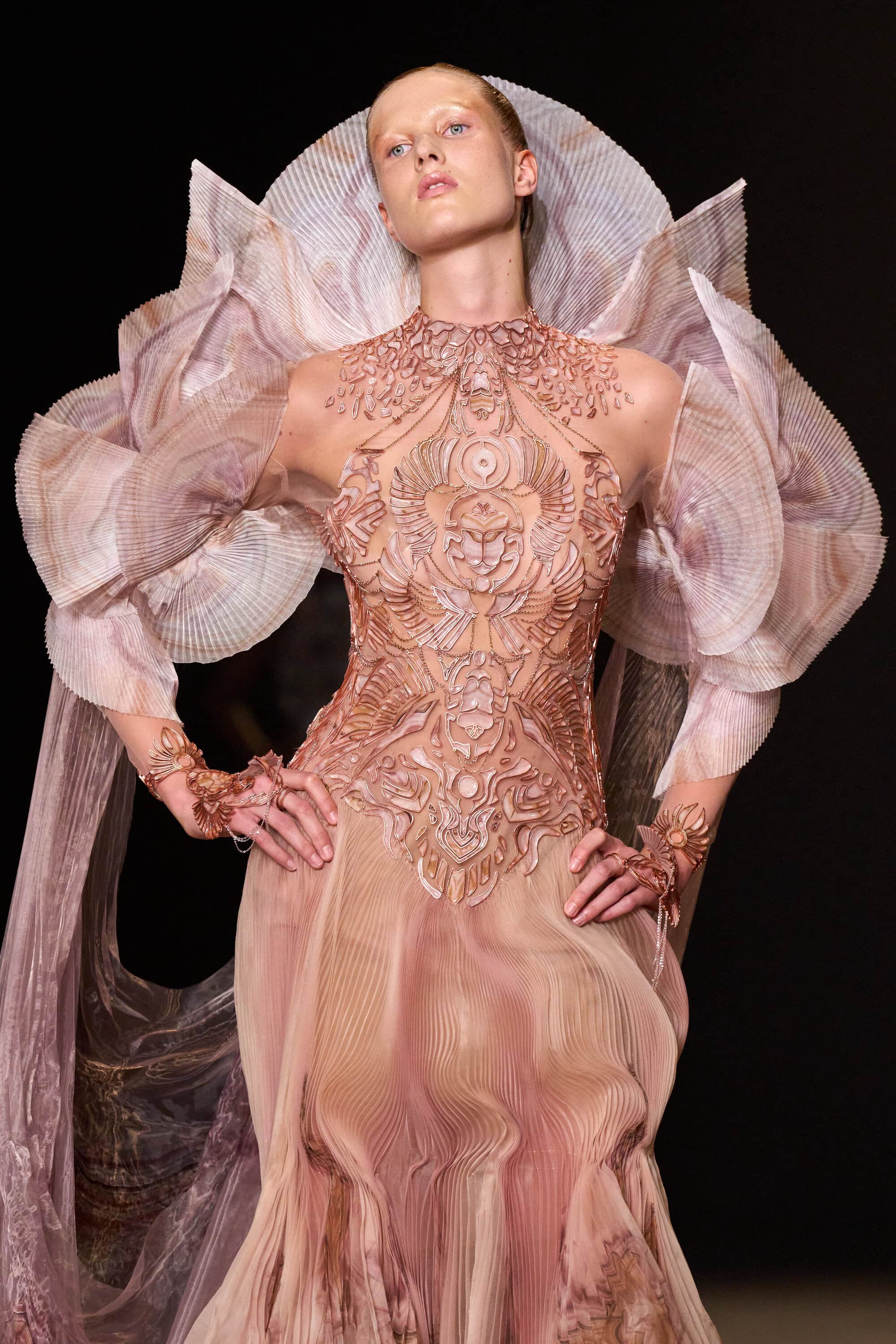 Iris Van Herpen Spring 2026 Couture Fashion Show Details