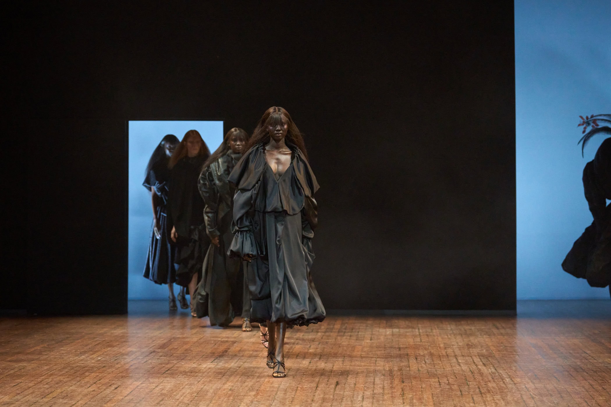 Viktor & Rolf Fall 2025 Couture Fashion Show Atmosphere