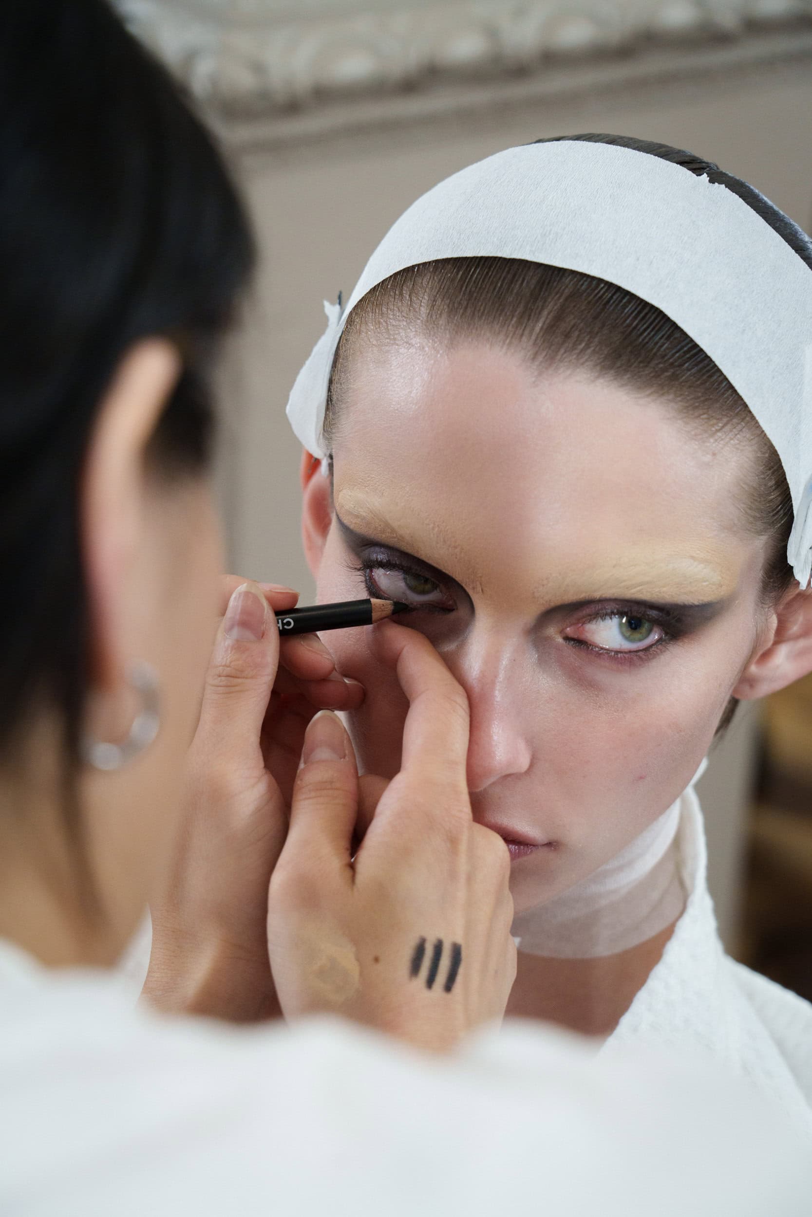 Viktor & Rolf Fall 2025 Couture Fashion Show Backstage