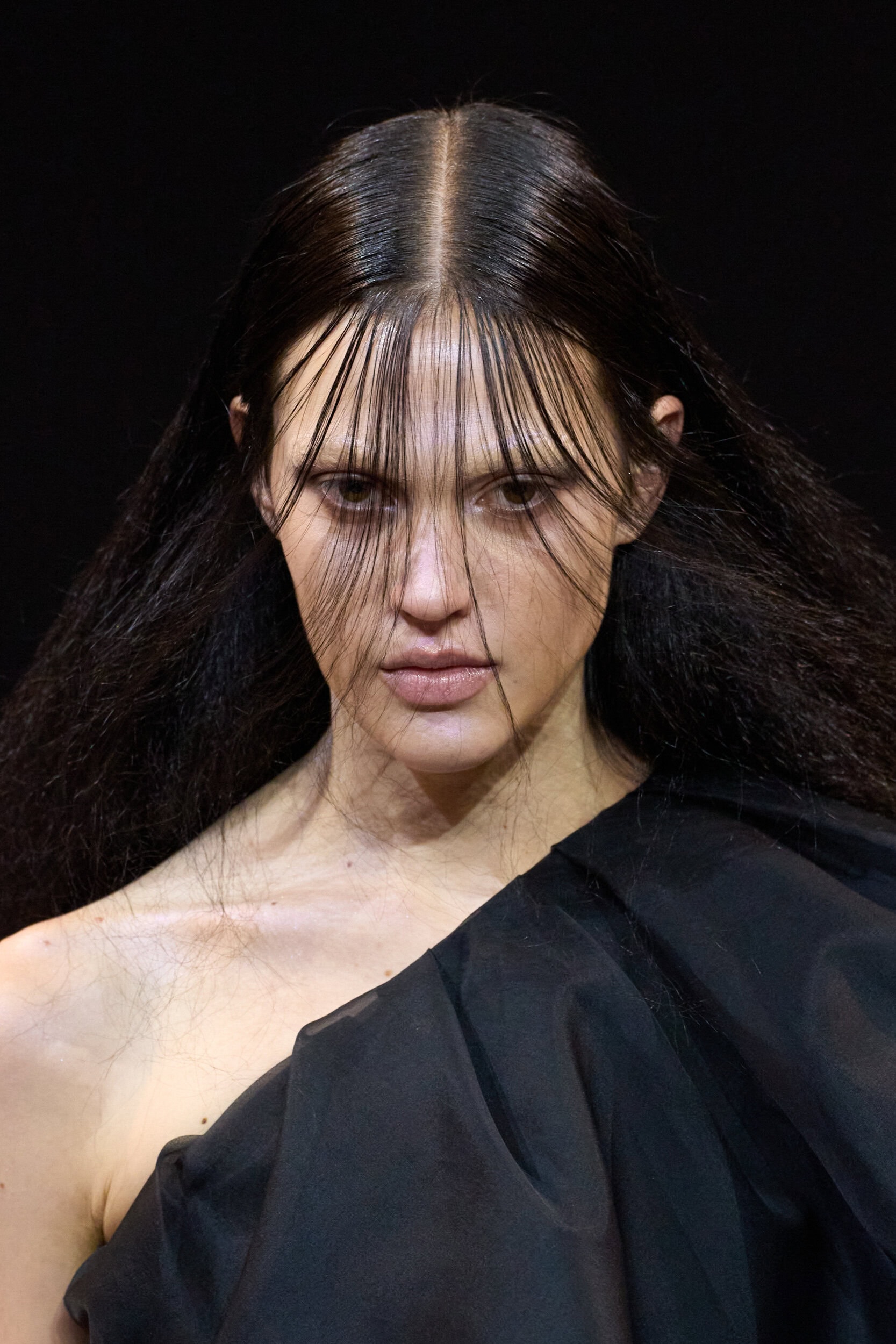 Viktor & Rolf Fall 2025 Couture Fashion Show Details
