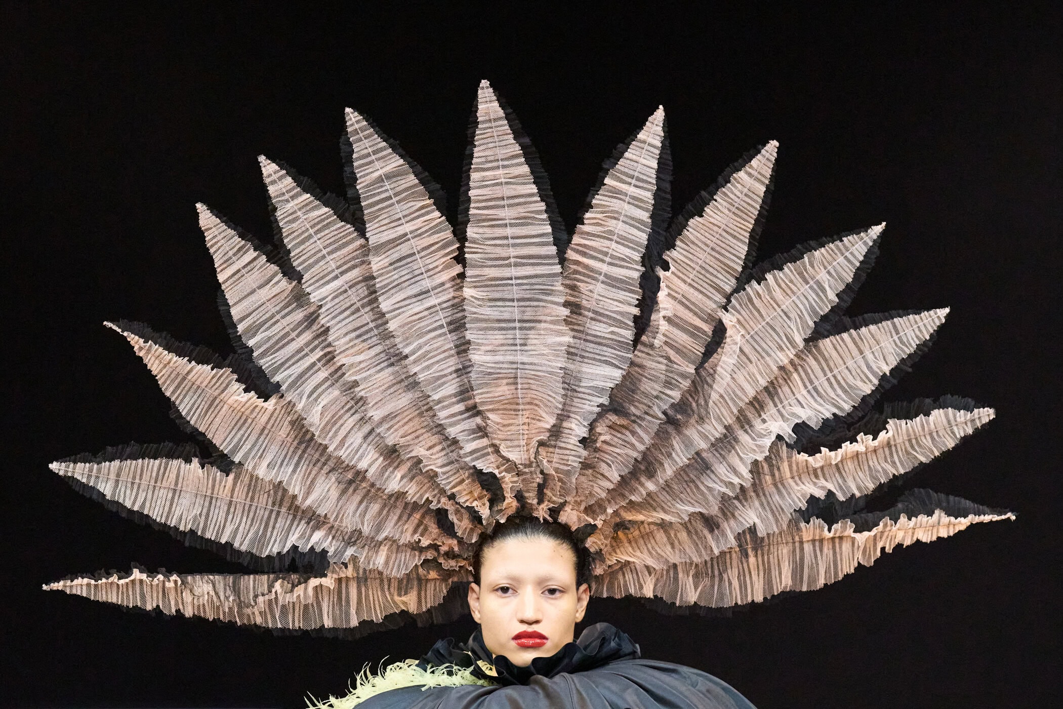 Viktor & Rolf Fall 2025 Couture Fashion Show Details